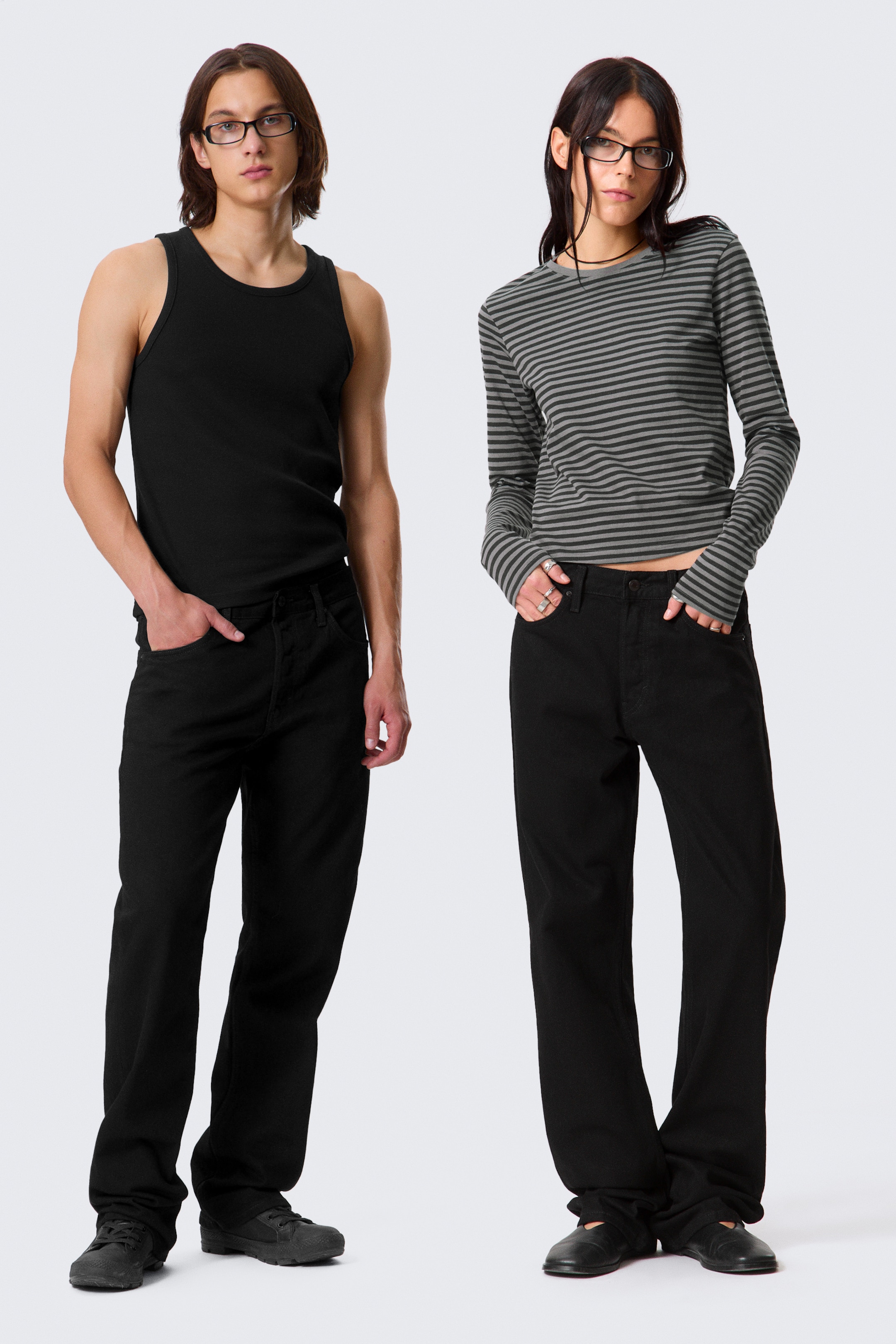 Größeres Bild anzeigen: Orbit Mid Waist Regular Straight Leg Jeans - Black Rinse - Schwarz - Men | H&M AT 1