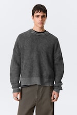 Verwaschenes Schwarz - Kastiger Oversized-Pullover in Washed-Optik - 2