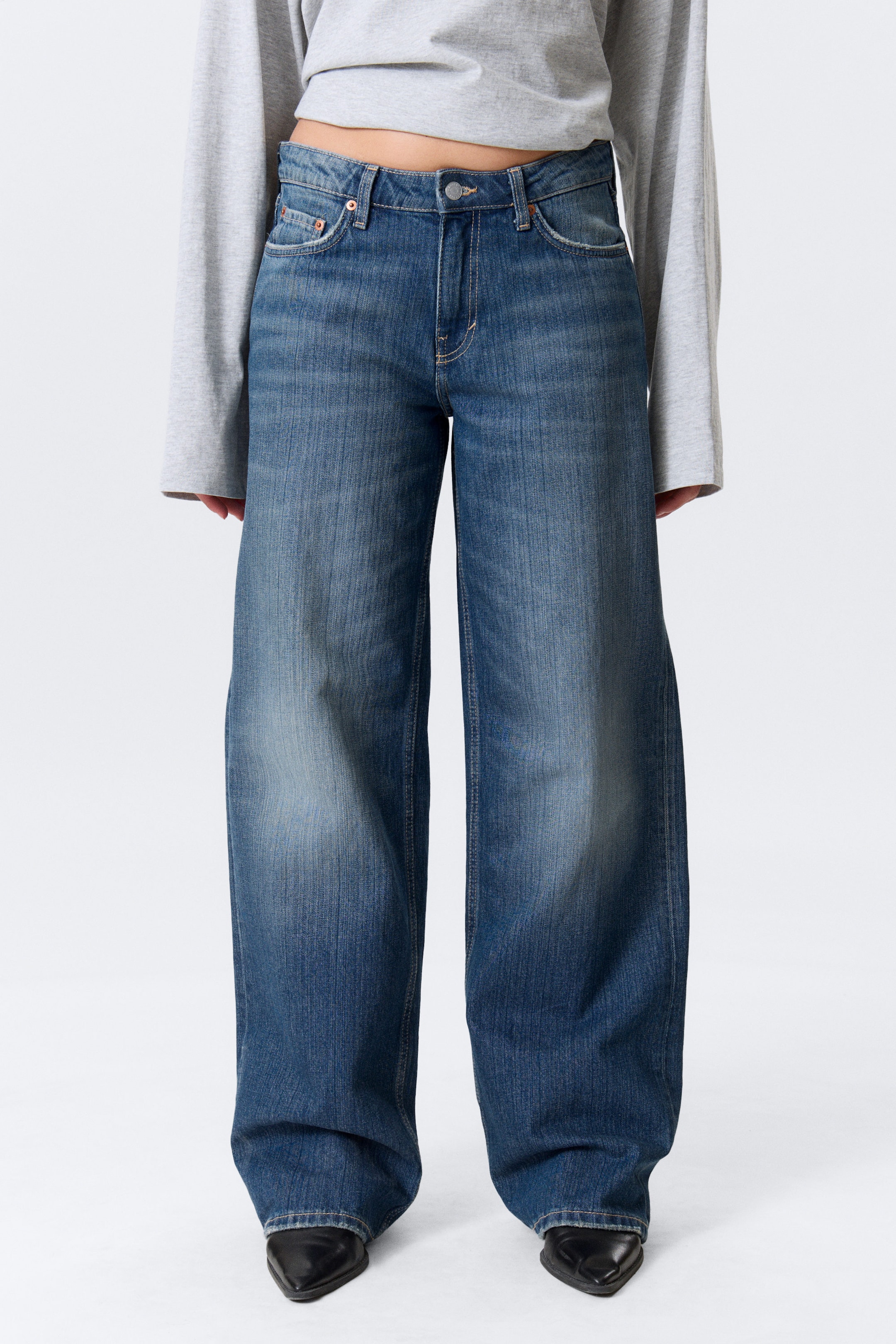 Mine Blue - Medium Blue - Ample Low Rise Loose Wide Leg Jeans - 2