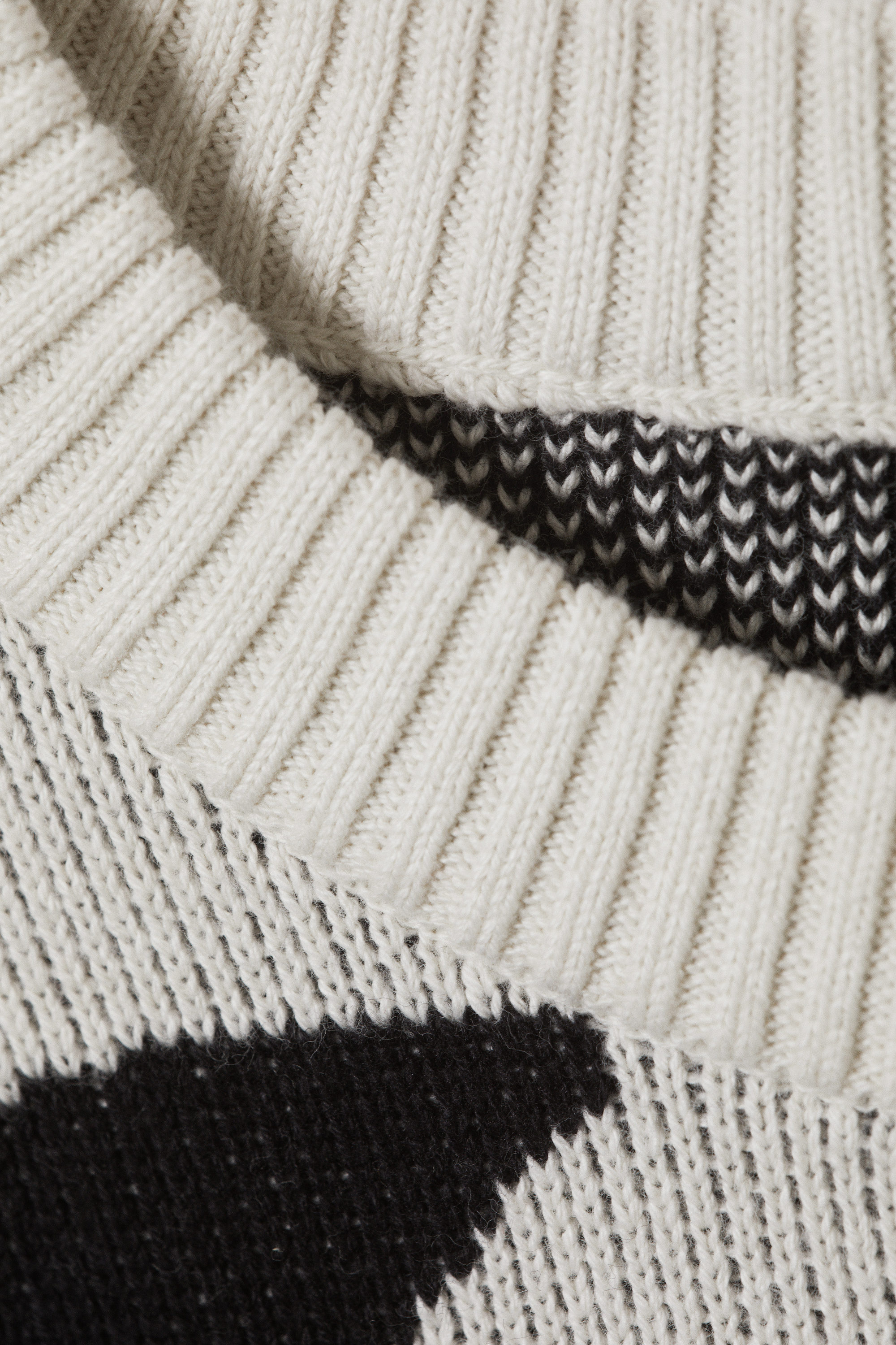 Dirty White - Square Pattern - Boxy Graphic Jacquard Sweater - 5