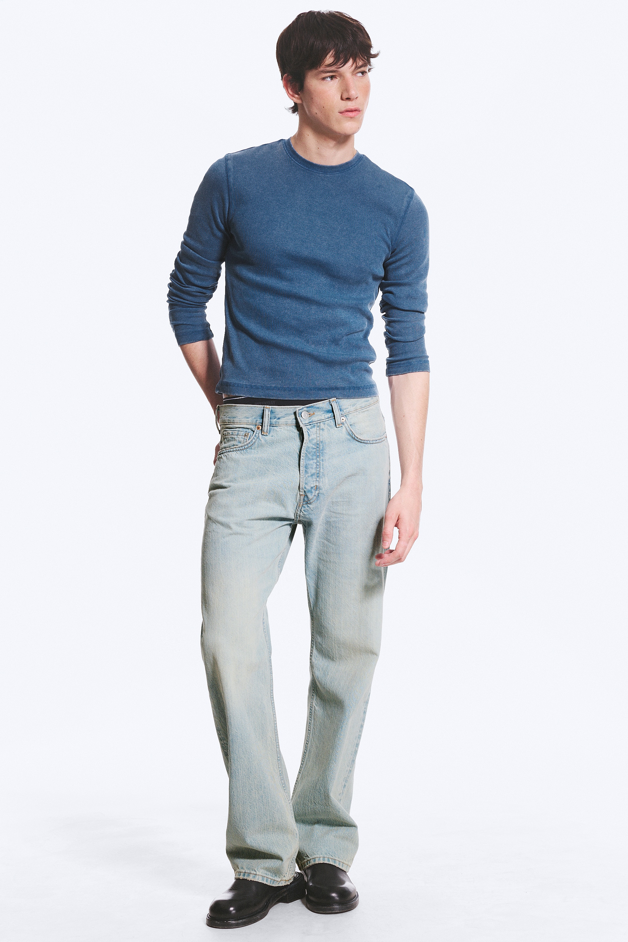 JEANS A VITA MEDIA VESTIBILITÀ COMODA GAMBA DRETTA - Blaze Blue – Azzurro/Lavaggio nero – Nero
