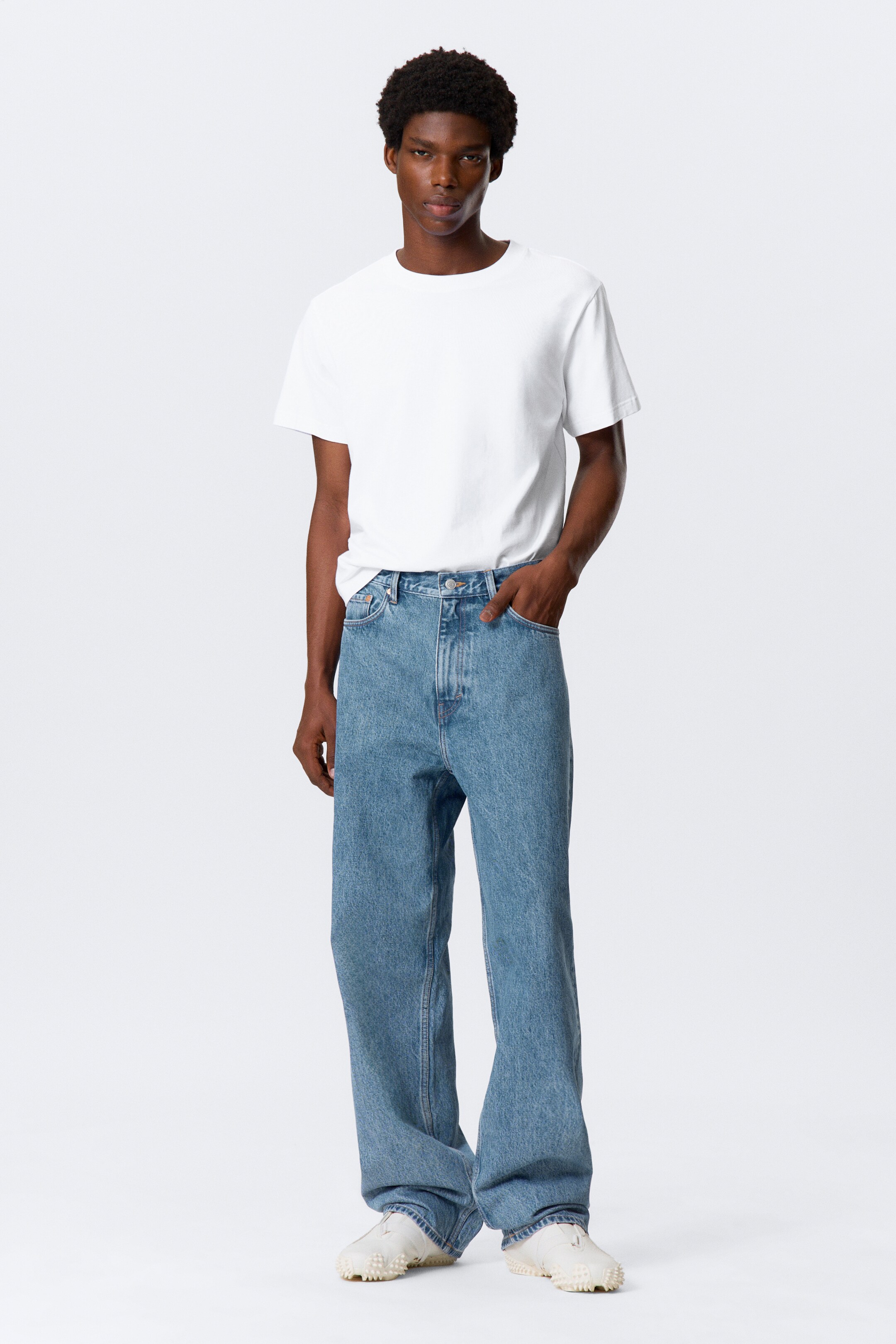 Προβολή μεγαλύτερης εικόνας: Galaxy Loose Straight Leg Jeans - 90s Blue - Μπλε Μεσαίο - Men | H&M GR 2