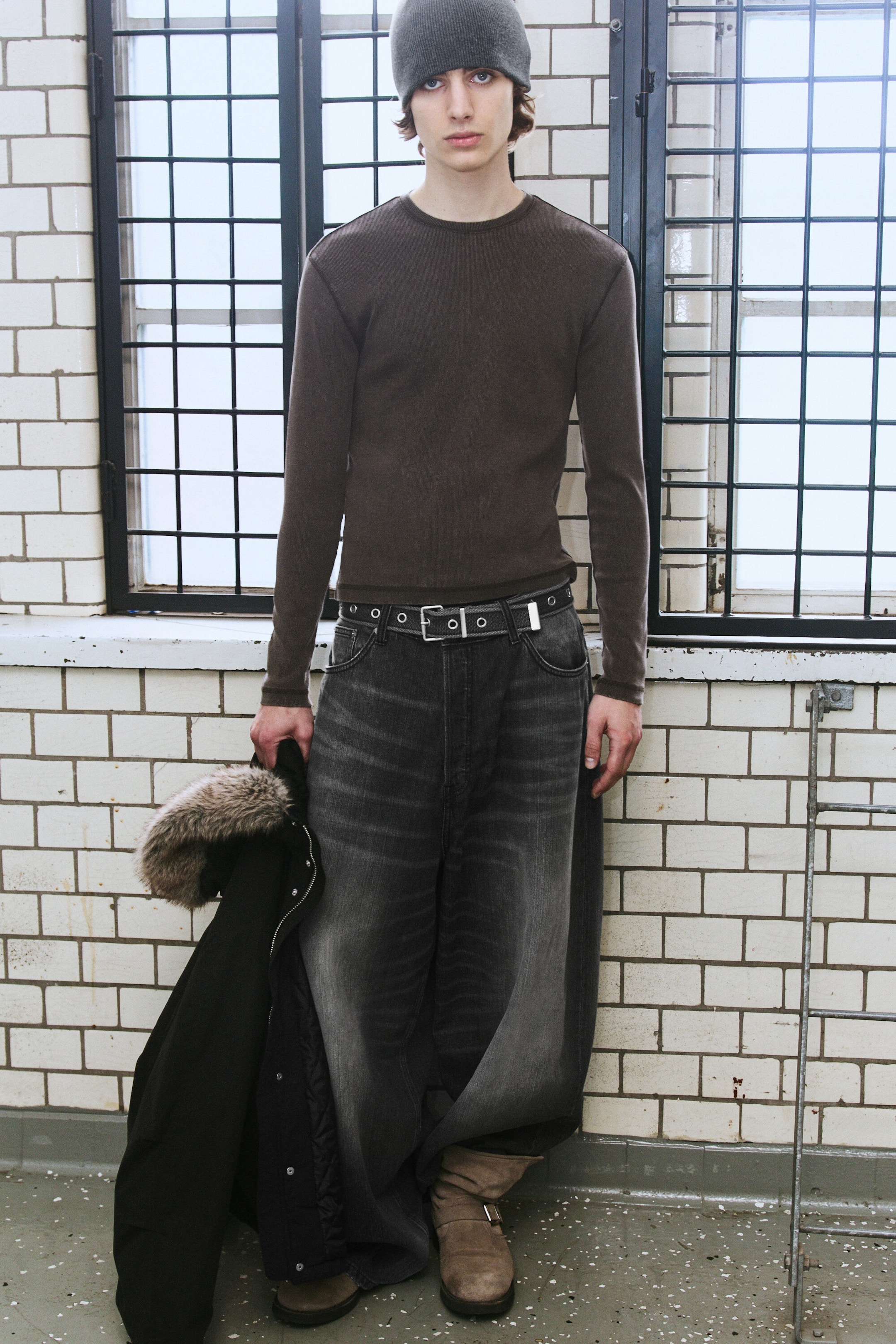 Washed Dark Brown - Ribbed Long-Sleeved T-shirt - 1