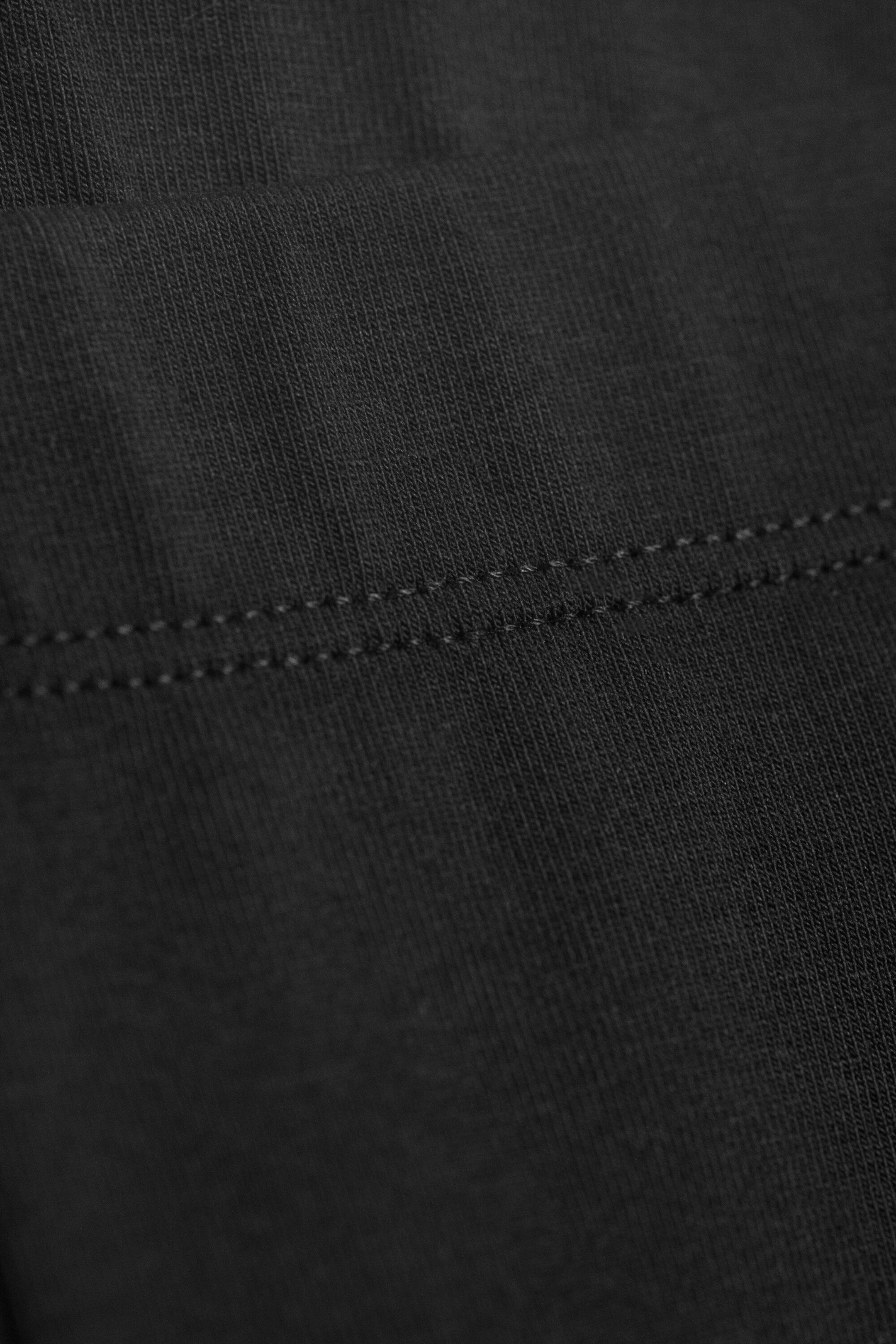 Black - Mid-Rise Capri Trousers - 3