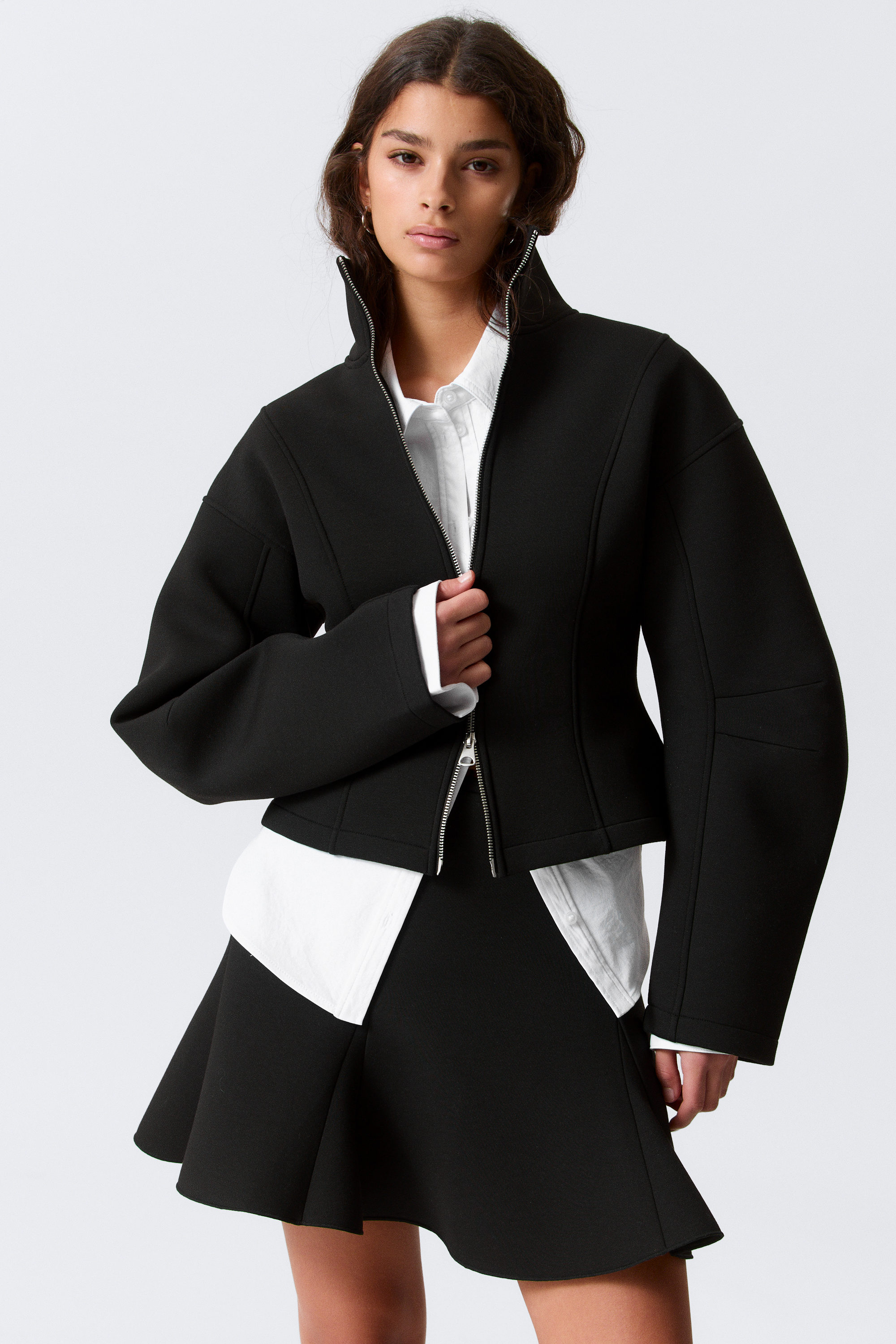 Schwarz - Figurbetonte Zip-Jacke aus Scuba-Stoff - 2