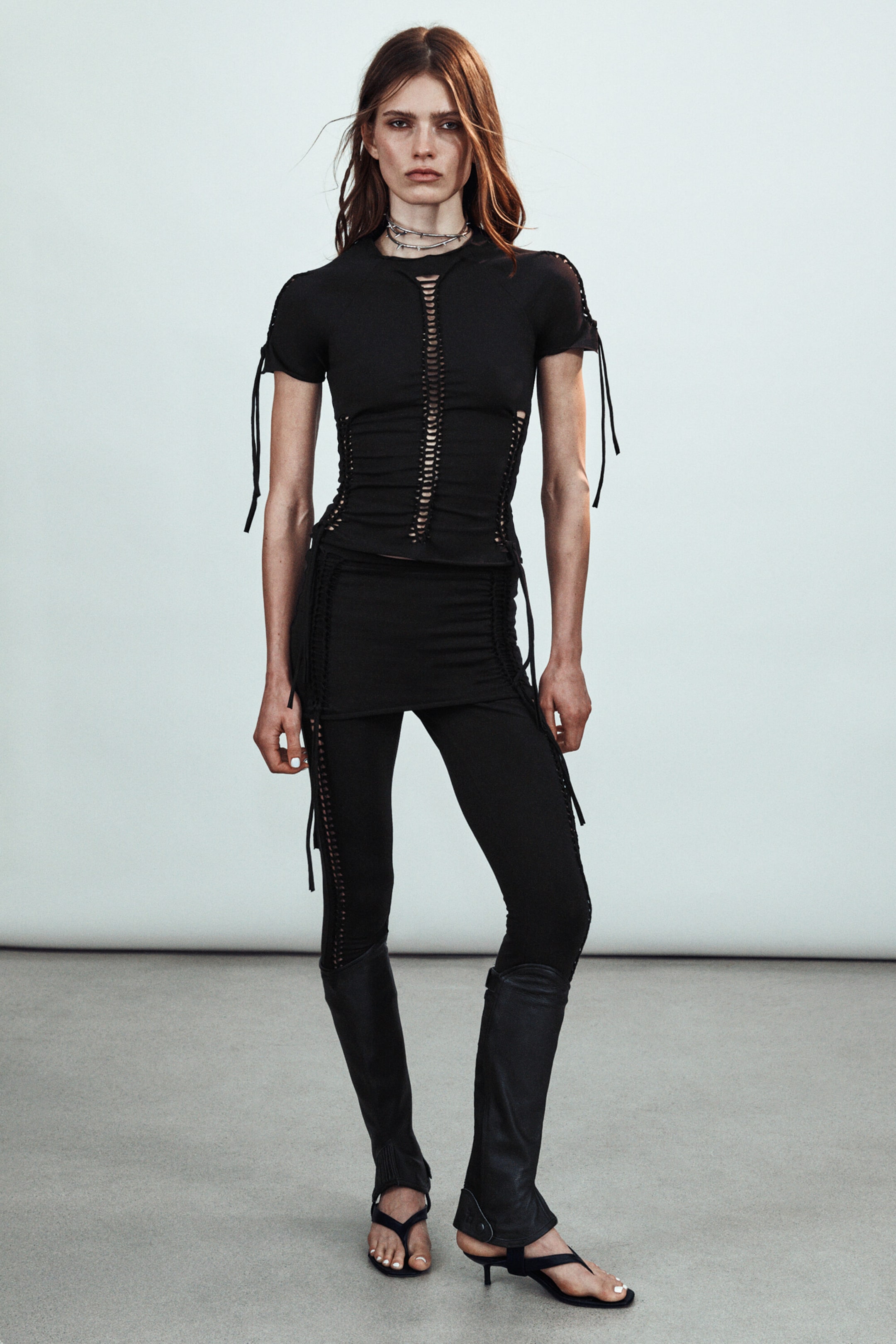 Black - Slim Fit Knot Tee - 2