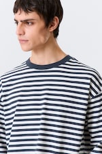 White & Navy Stripes - Loose Boxy Long-Sleeved T-shirt - 1