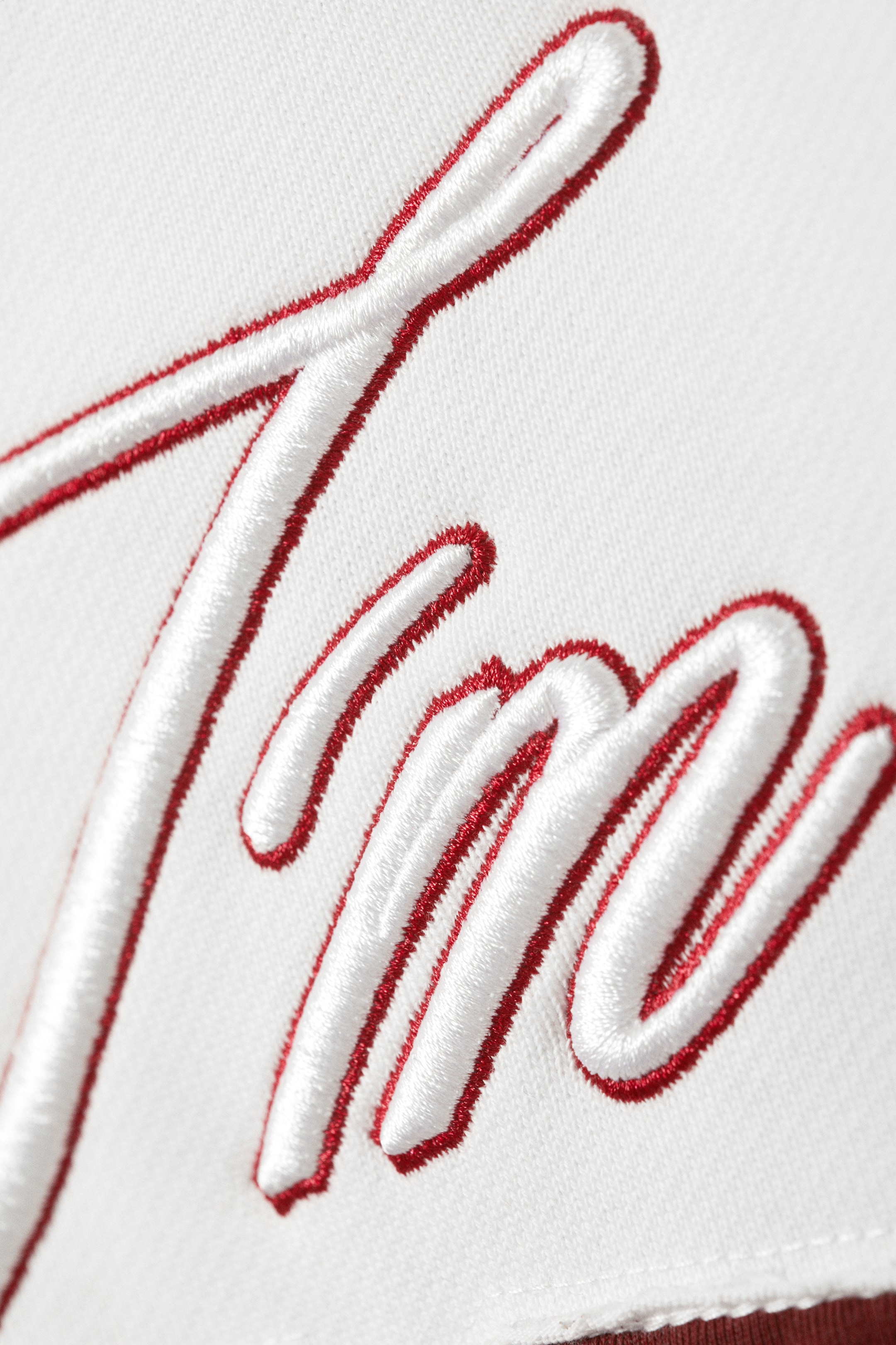Visualizza immagine più grande: T-shirt football unisex CM x LB a maniche corte - Rosso scuro/Bianco I'M A MESS - DONNA | H&M IT 3