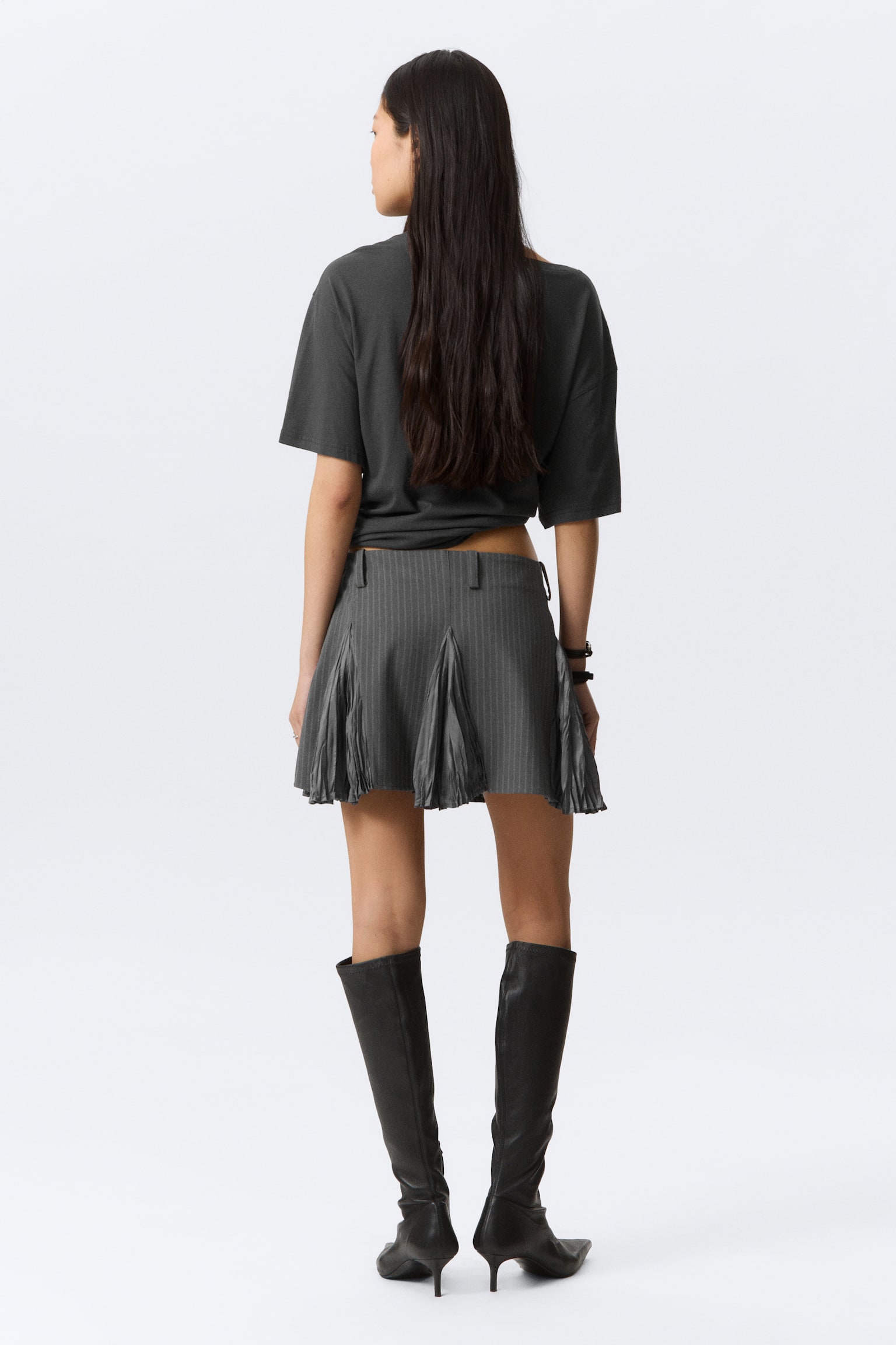 Pleated Insert Mini Skirt - Stribet grå - 4