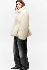 Gebroken wit - Peplum jack van imitatiebont - 4