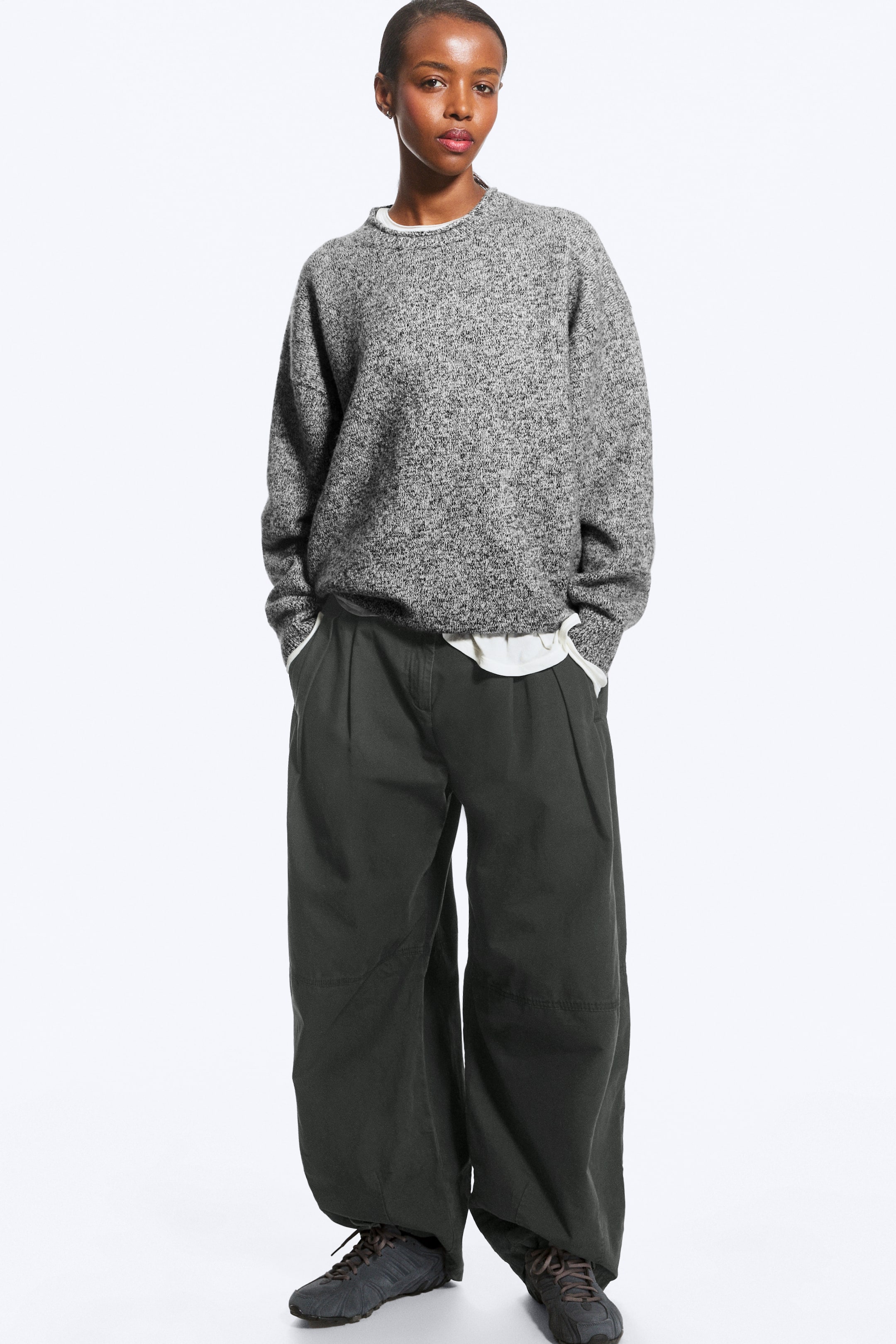 Zobacz większy obraz: Sweter z okrągłym dekoltem Loose Knitted - Grey Melange - ONA | H&M PL 1