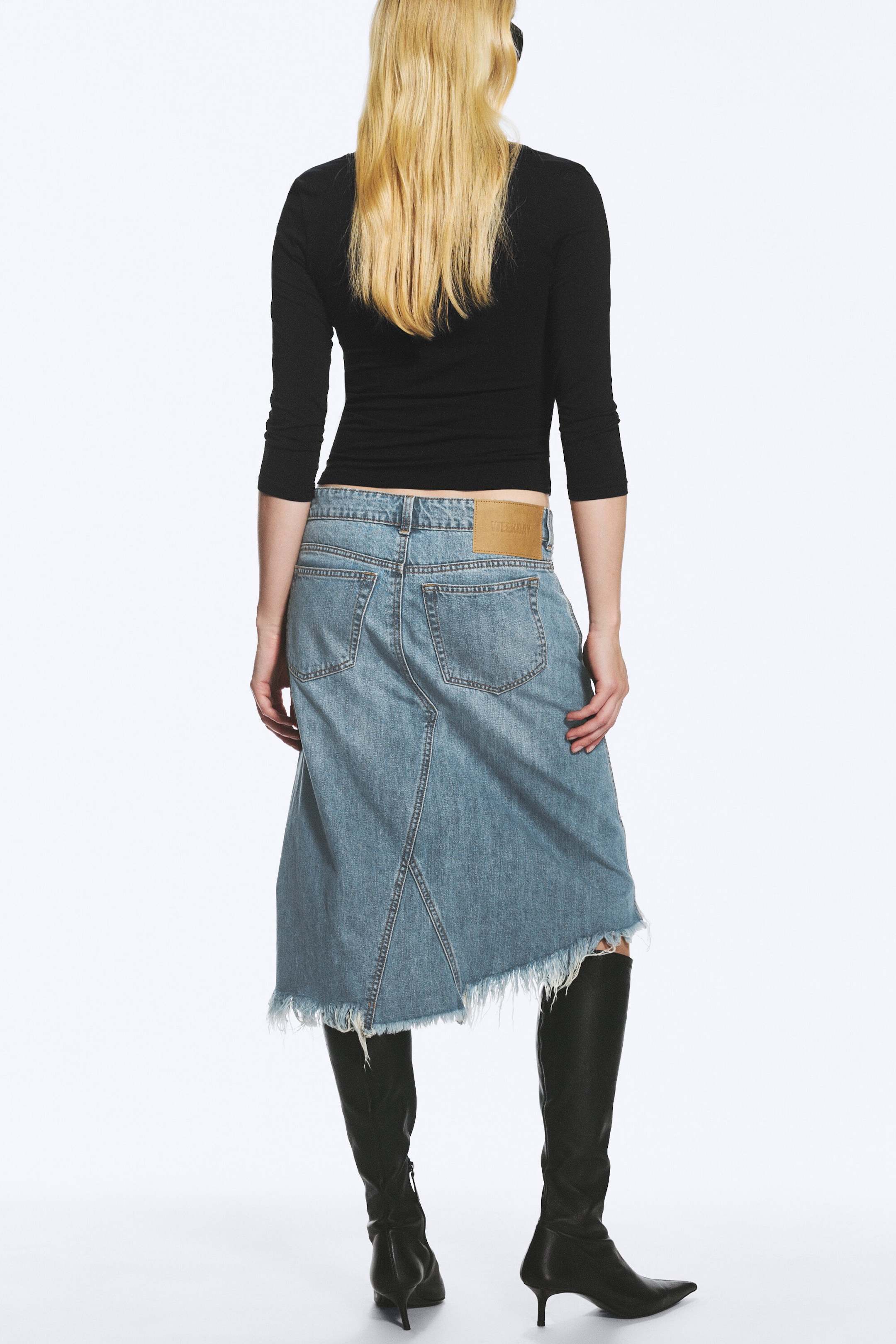 Coastal Blue – lyseblå - Midi-skjørt i denim med lavt liv - 3