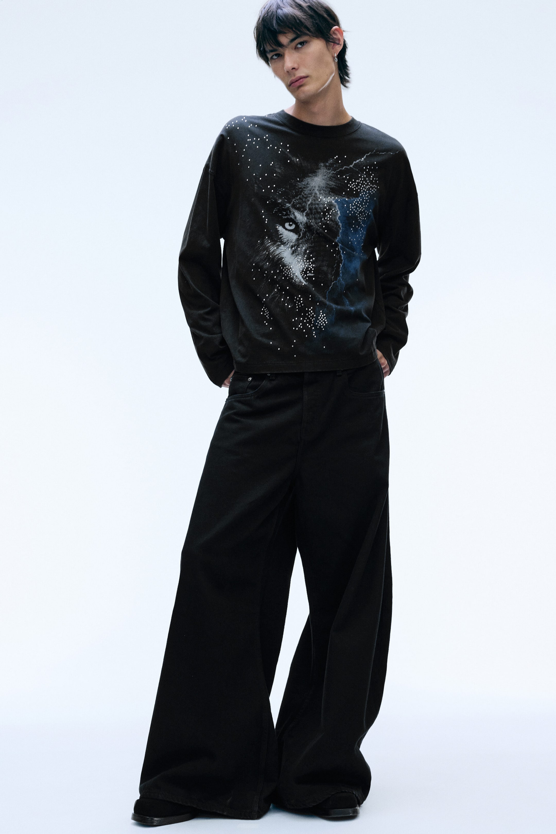 Schwarz - Blitzmotiv - Oversized Longsleeve mit Grafikprint - 2