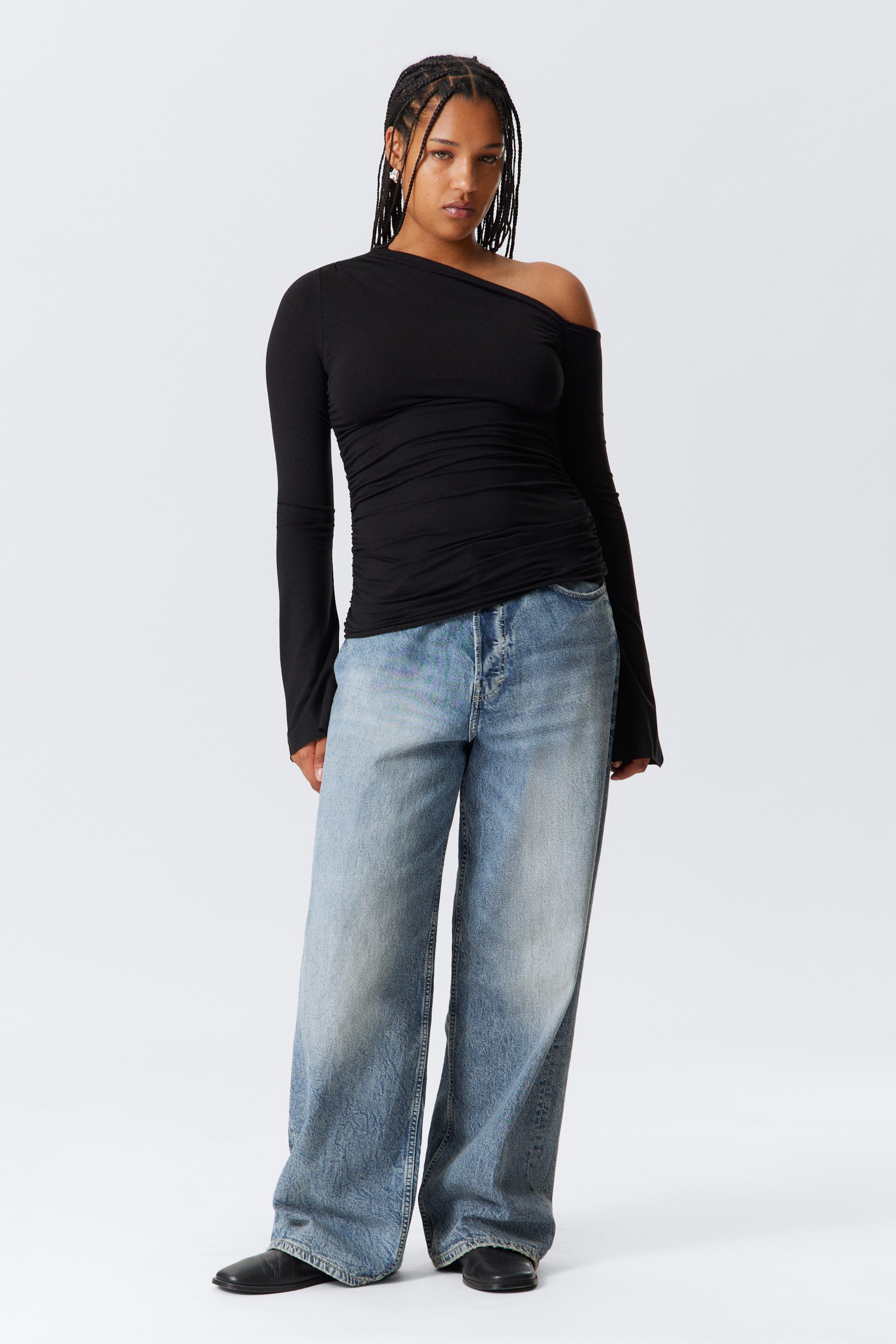 Größeres Bild anzeigen: Asymmetrisches Drape-Top aus Lyocell - Schwarz - Ladies | H&M AT 2