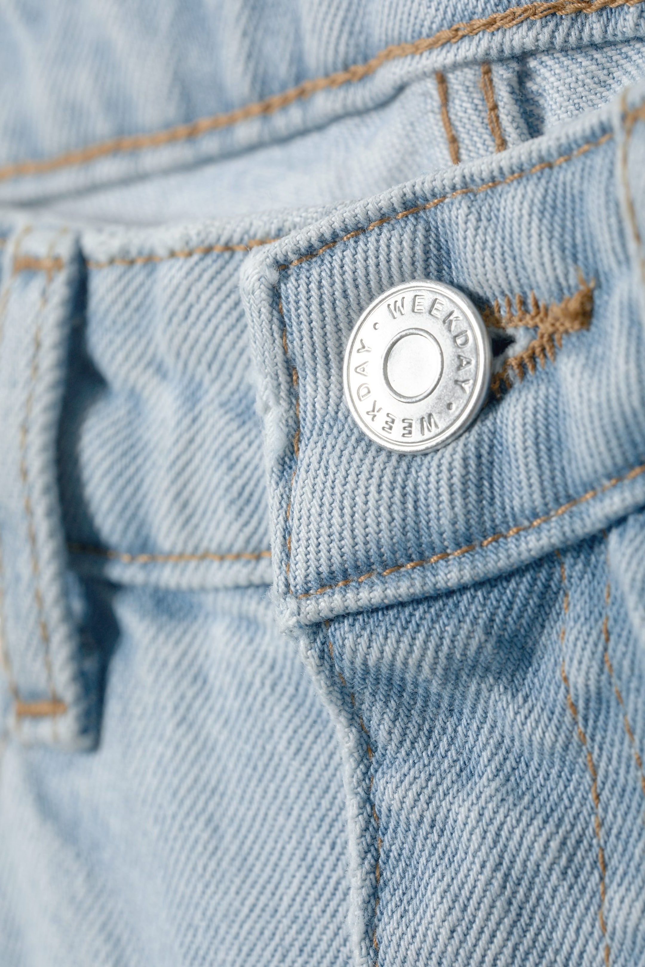 Prächtiges Blau - Voyage Jeans mit hohem Bund und geradem Bein - 1