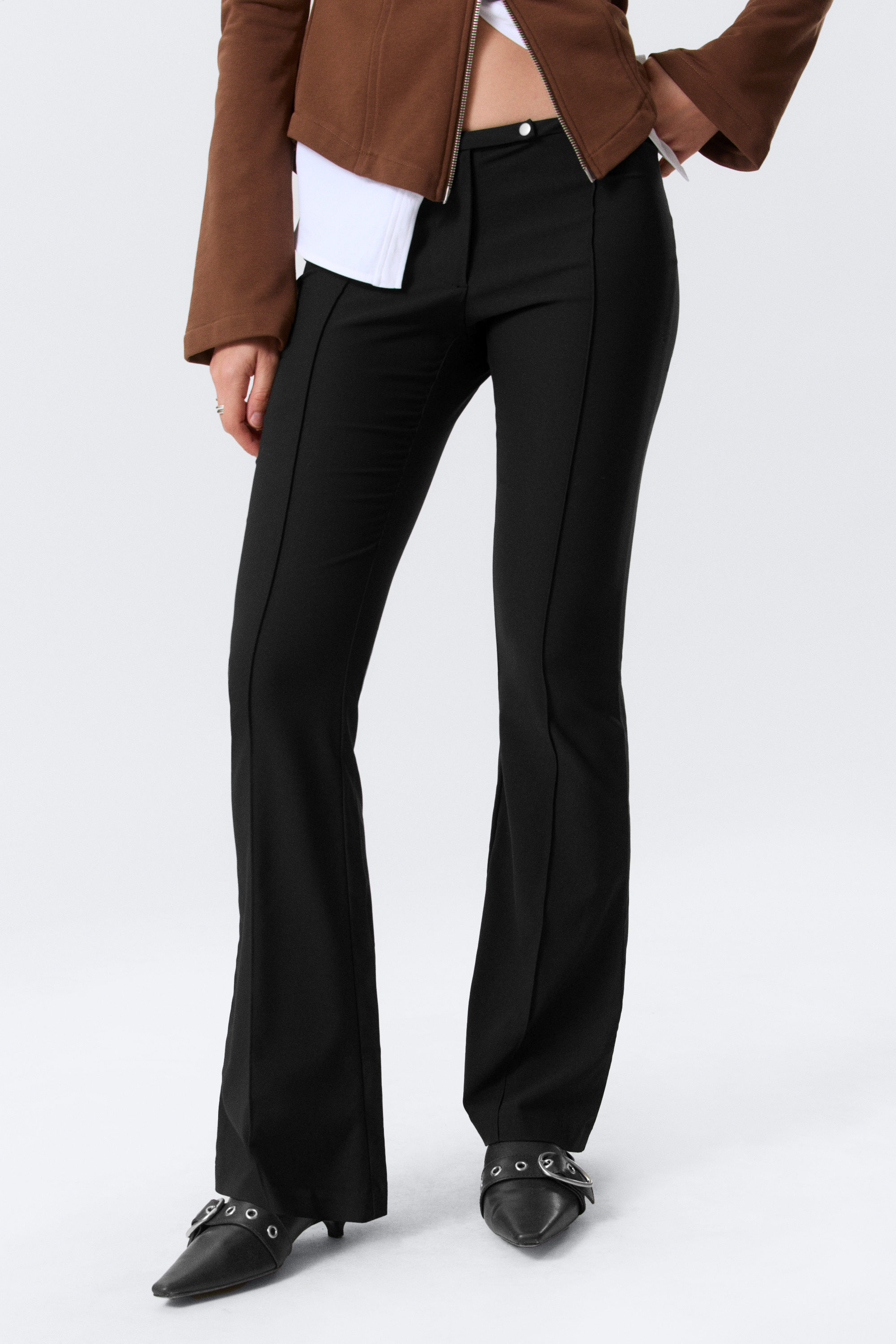 Zwart - Low Rise Skinny Flared Leg - 2