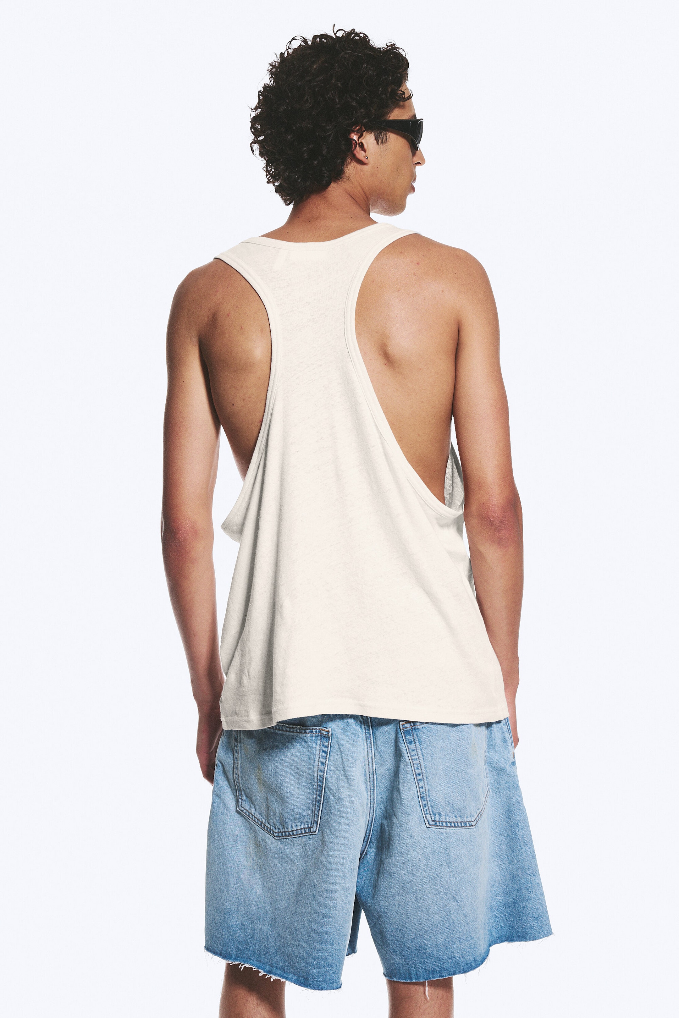 Staubiges Weiß - Racerback-Tanktop - 2