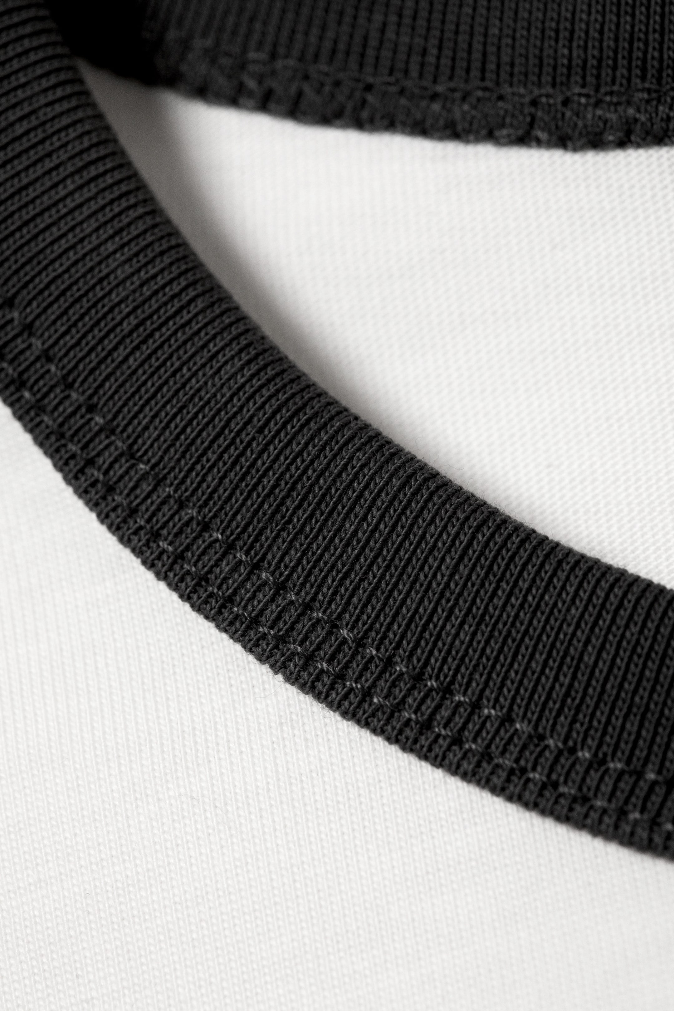 White - Black Binding - Short-Sleeved Contrast Trim Cotton T-shirt - 5