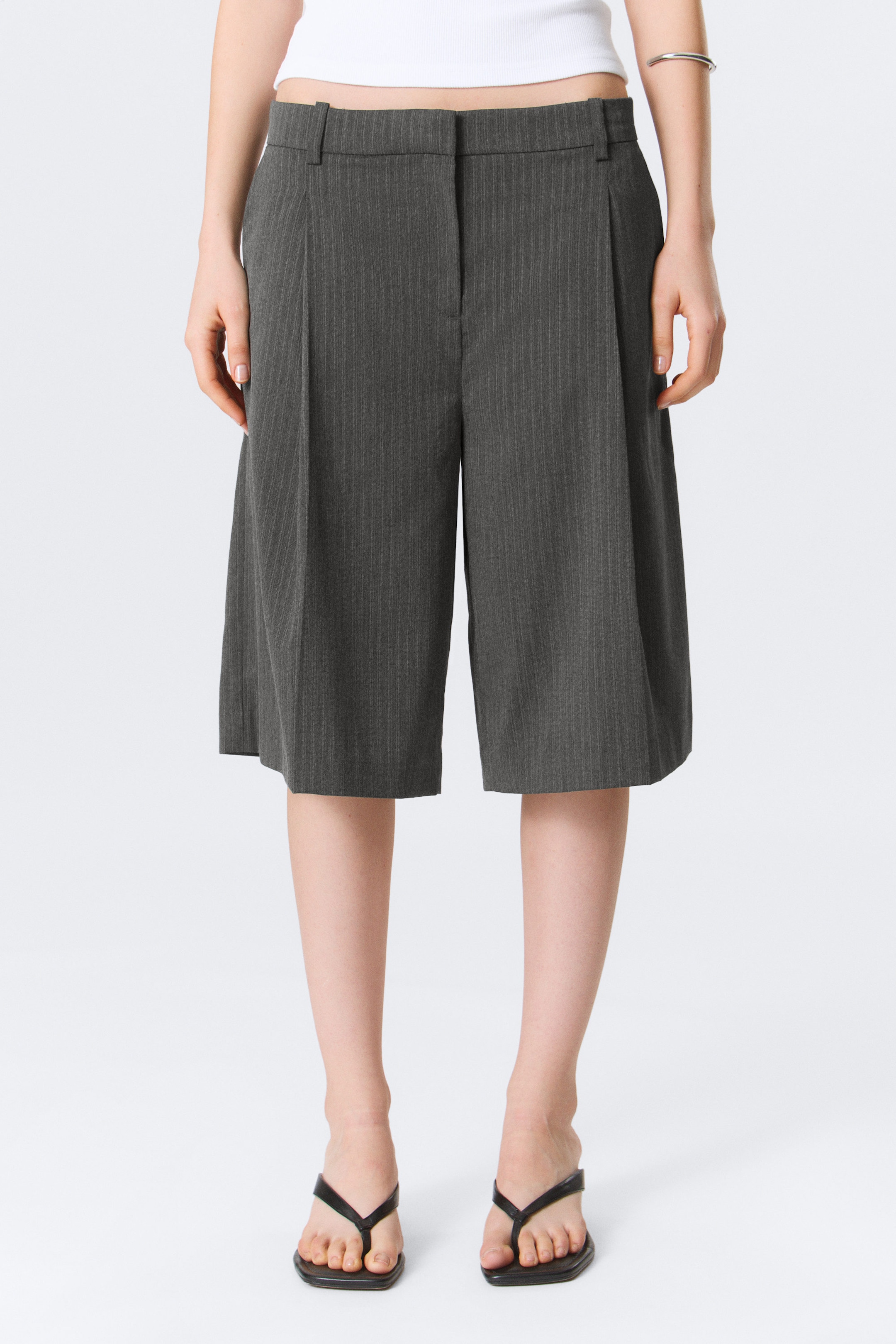 Dark Grey - Herringbone - Low Rise Loose Pleated Suiting Shorts - 2