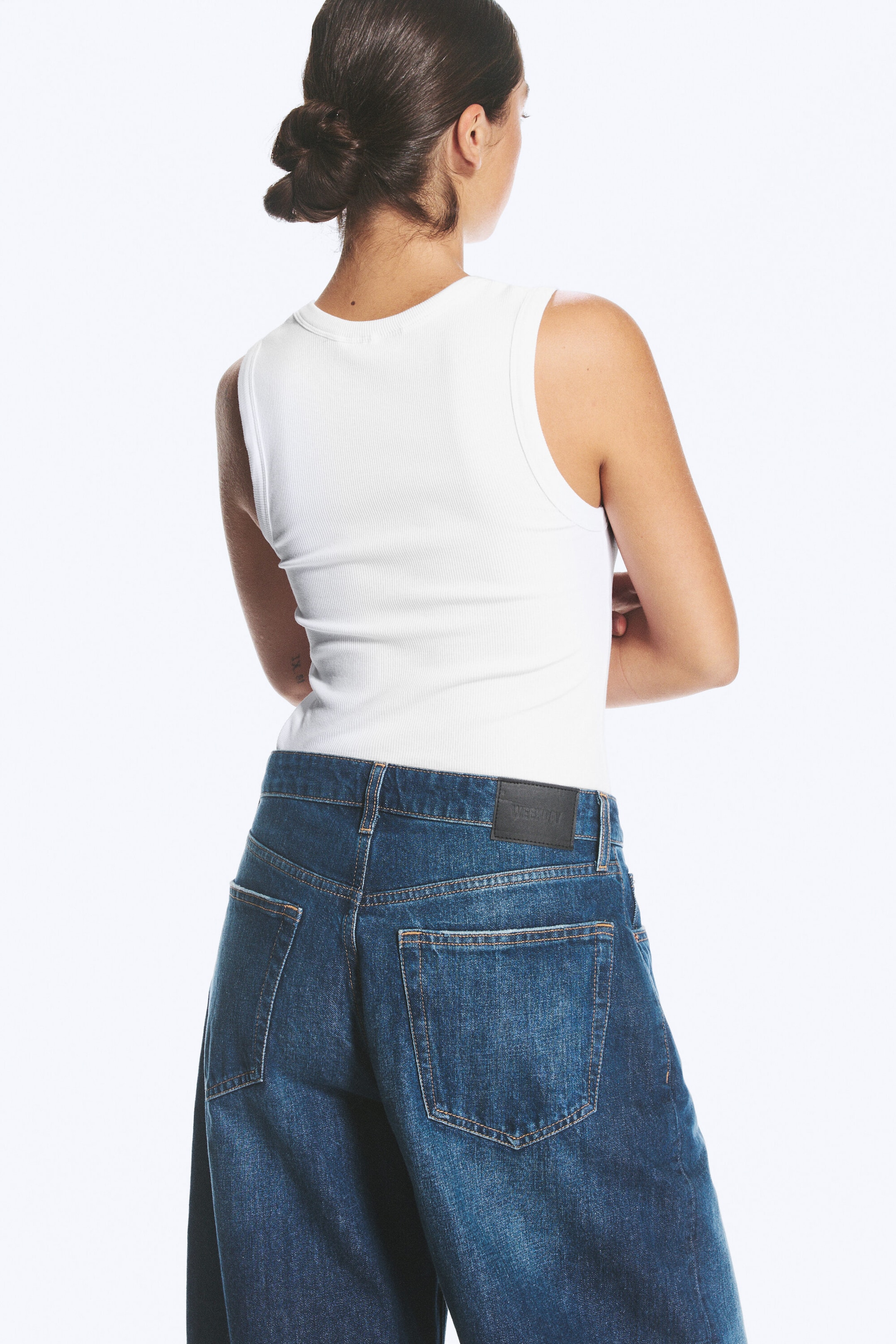 Hvit - Ribbet tanktopp med v-hals - 2