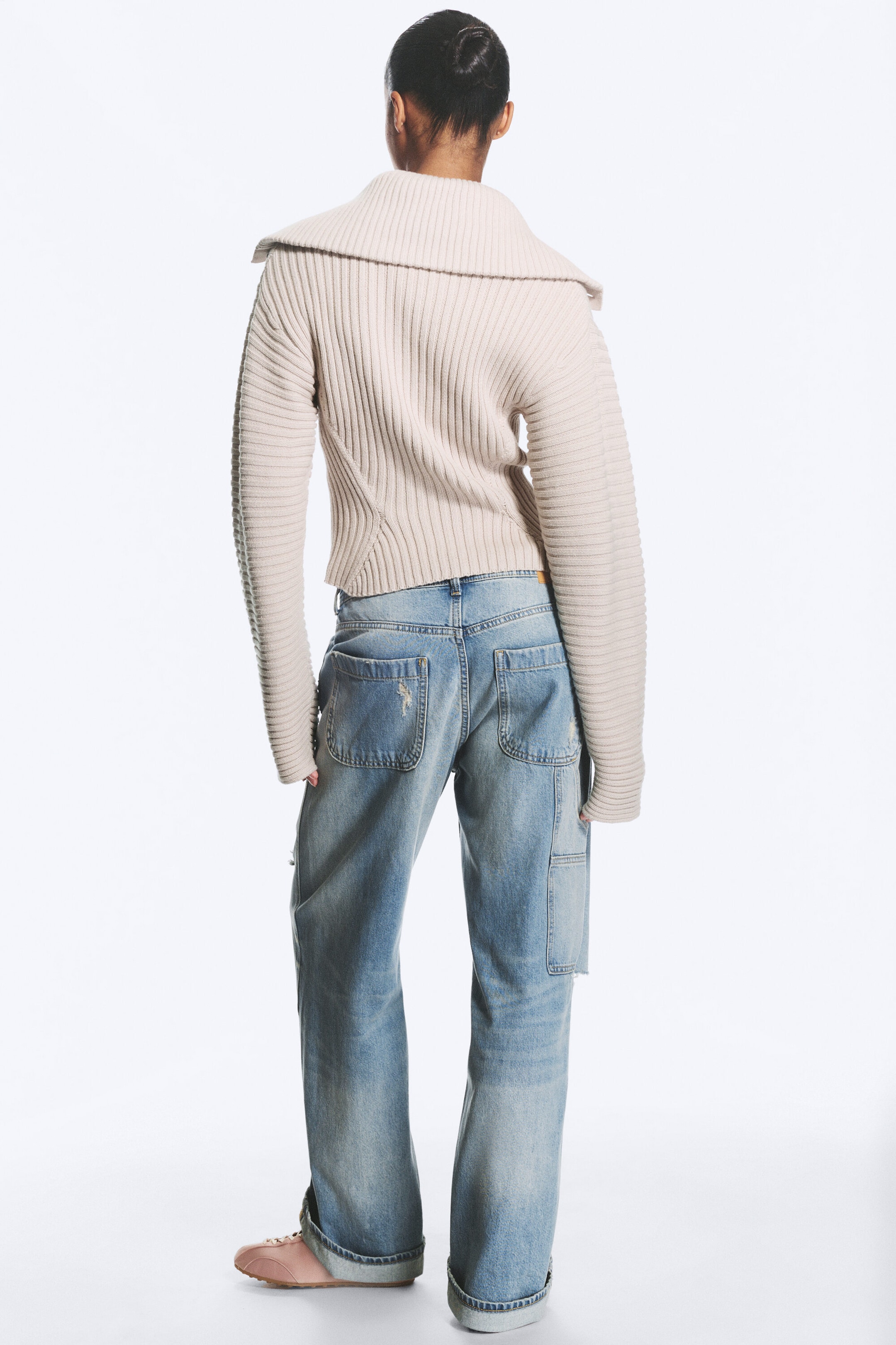Gedecktes helles Taupe - Taillenbetonter Strick-Cardigan - 3