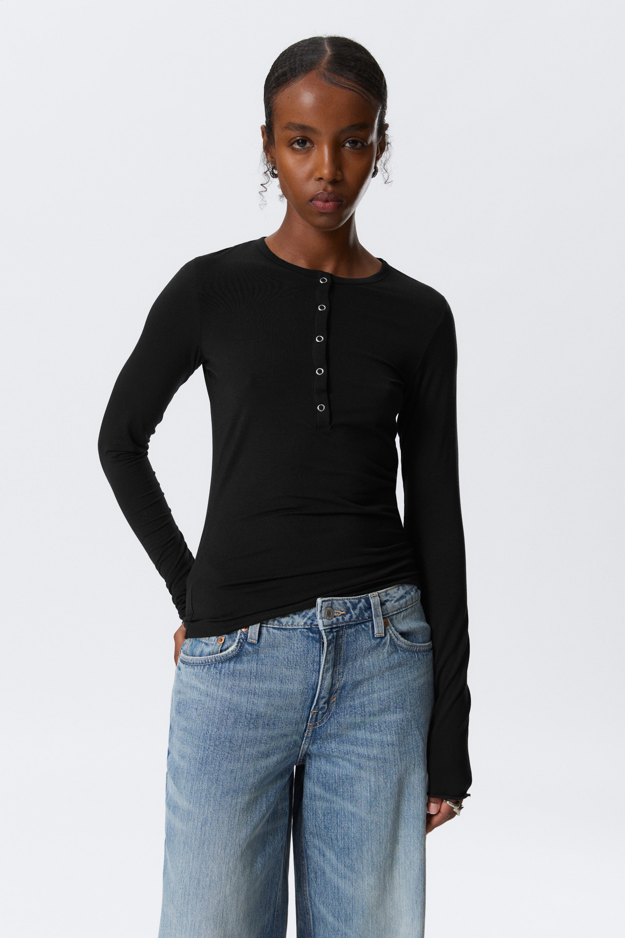 Schwarz - Schmal geschnittenes Henley-Longsleeve - 1