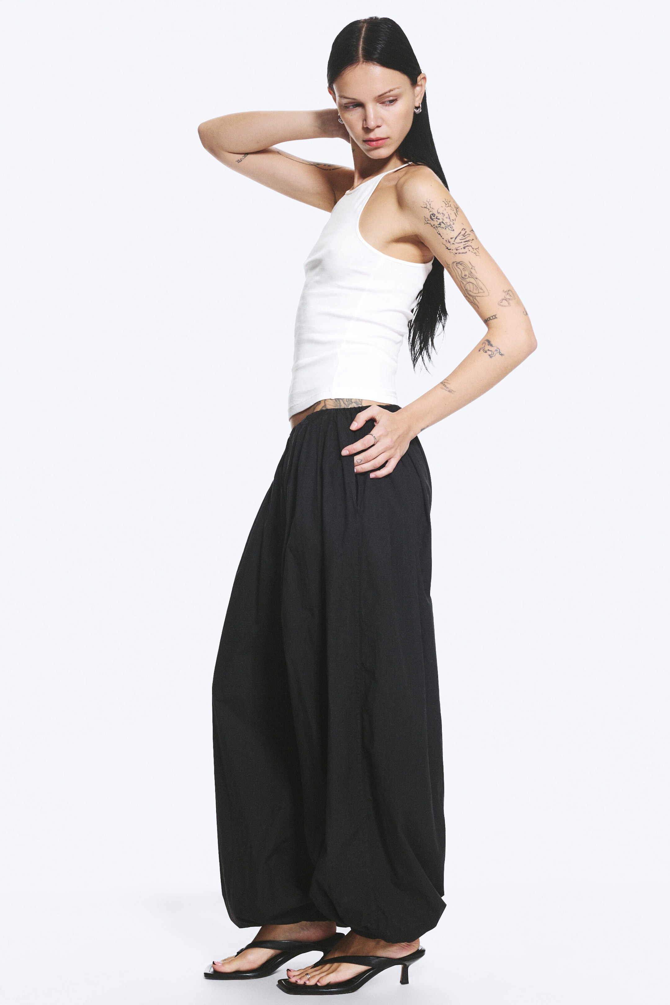 Schwarz - Ballonhose aus Baumwolle - 2