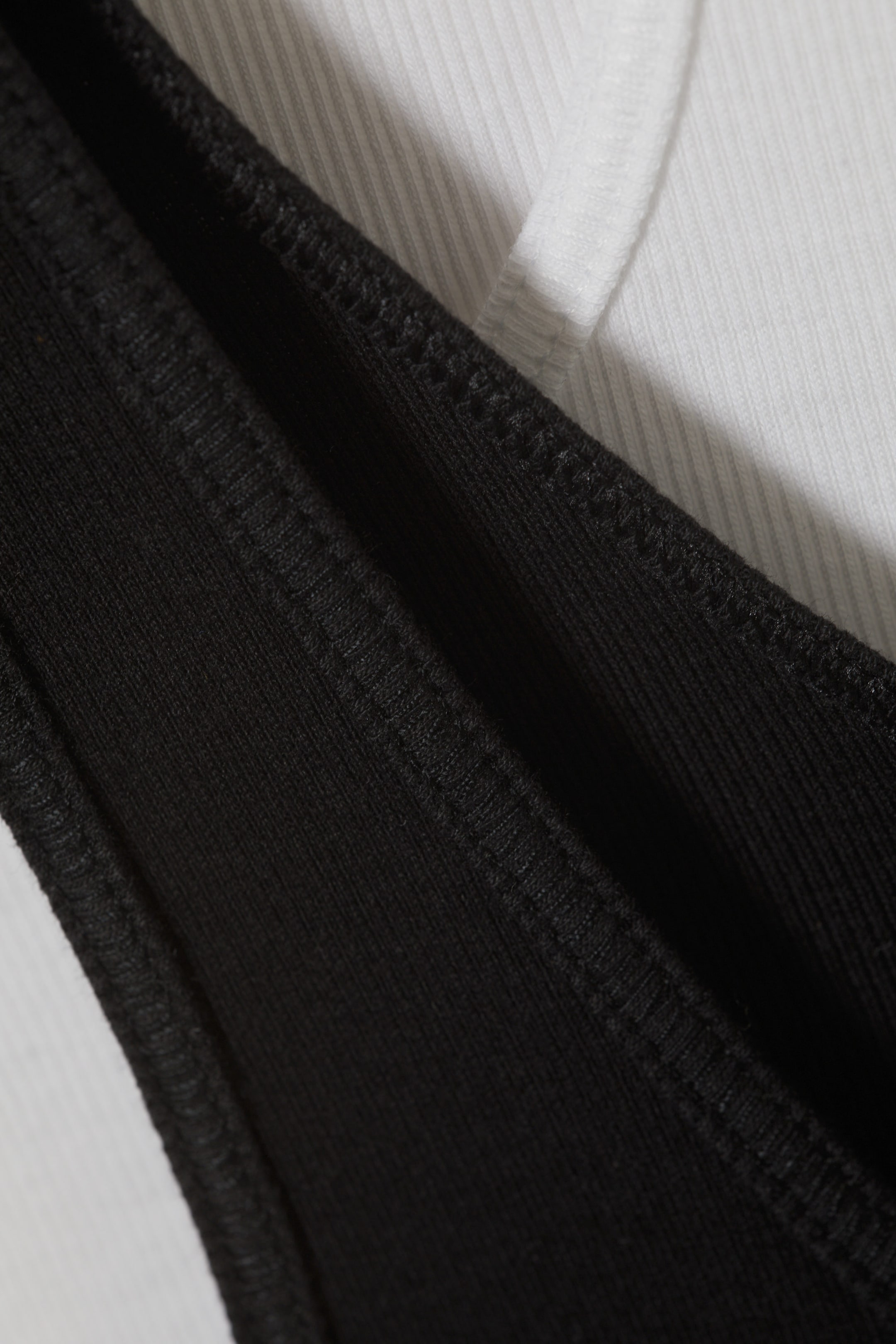 Schwarz/Weiß - 2er-Pack Tanktops mit weitem Ausschnitt - 1