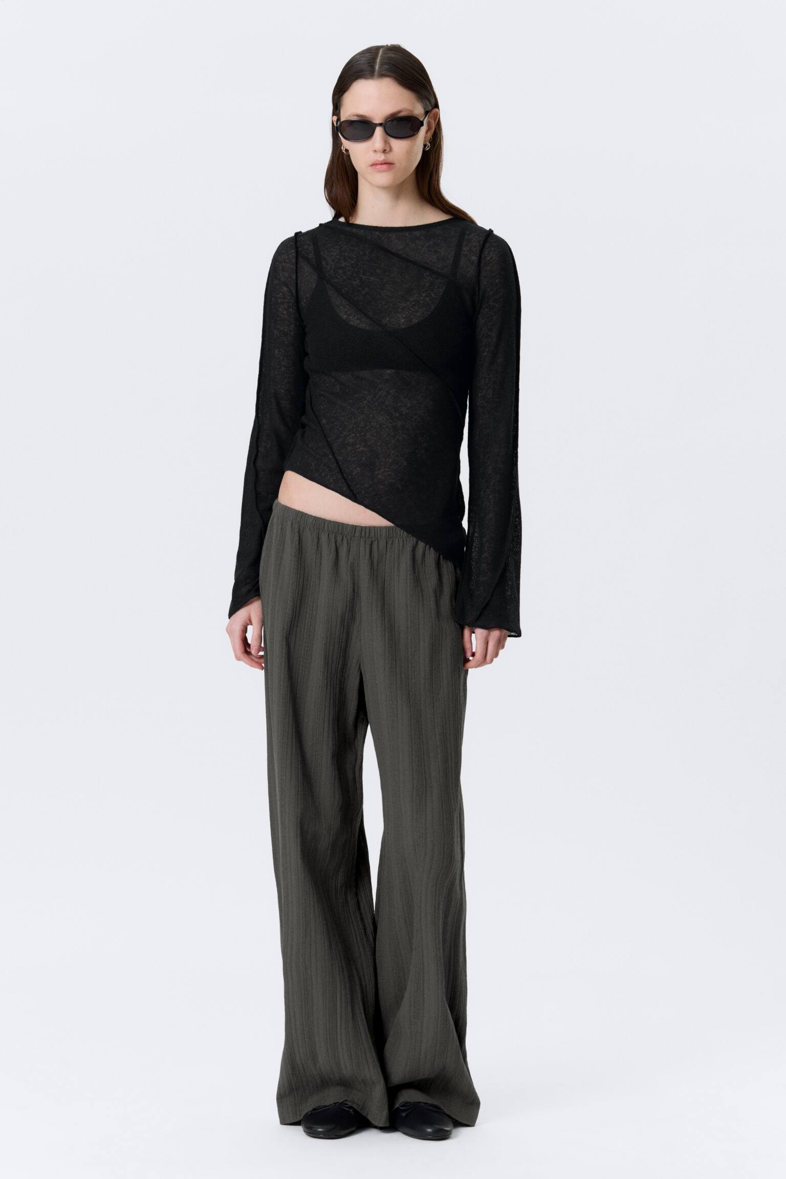 Haut transparent asymétrique à col bateau - Noir/Beige clair - 3