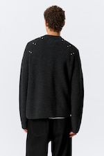 Svart - Nitar - Avslappnad stickad tröja i ullmix med nitar - 4
