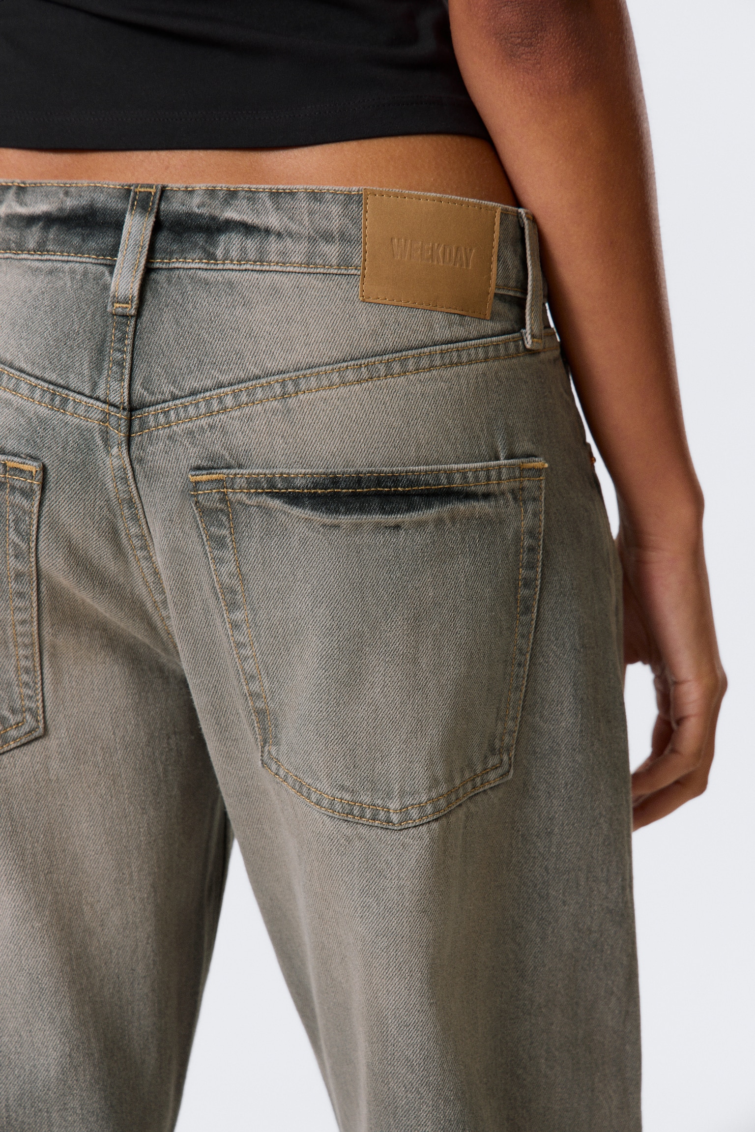 Abell Mid Rise Regular Cocoon Leg Jeans - Canyon Grey - Medium Grey/Seventeen Blue - Medium Blue - 6