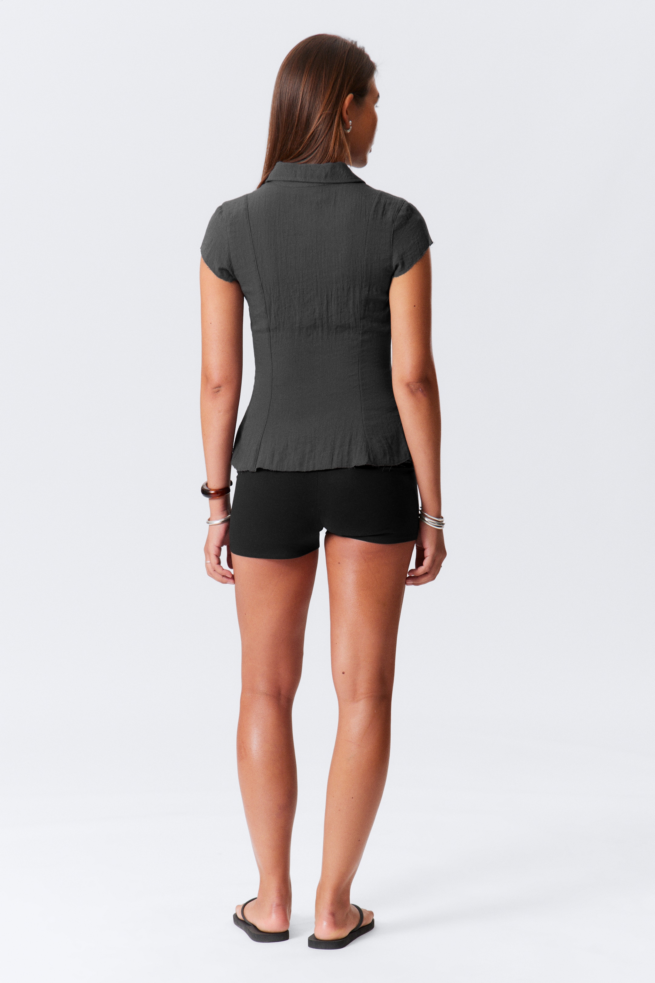 Agrandir l'image: Chemise Slim Fit en crêpe - Gris foncé - FEMME | H&M FR 4