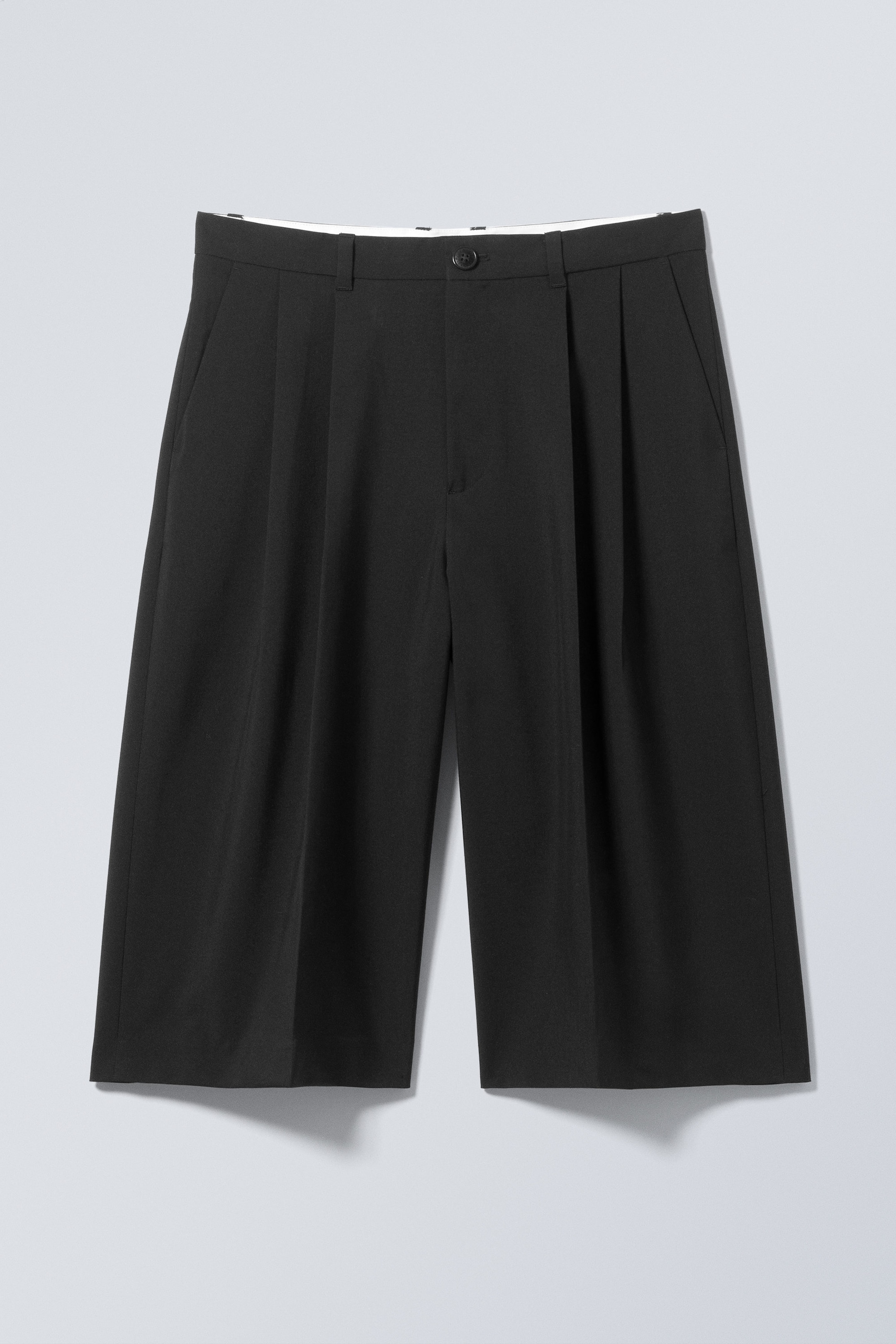 Black - Loose Fit Pleated Suit Shorts - 0