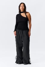 Black - One-Shoulder Long-Sleeved Tie Top - 1