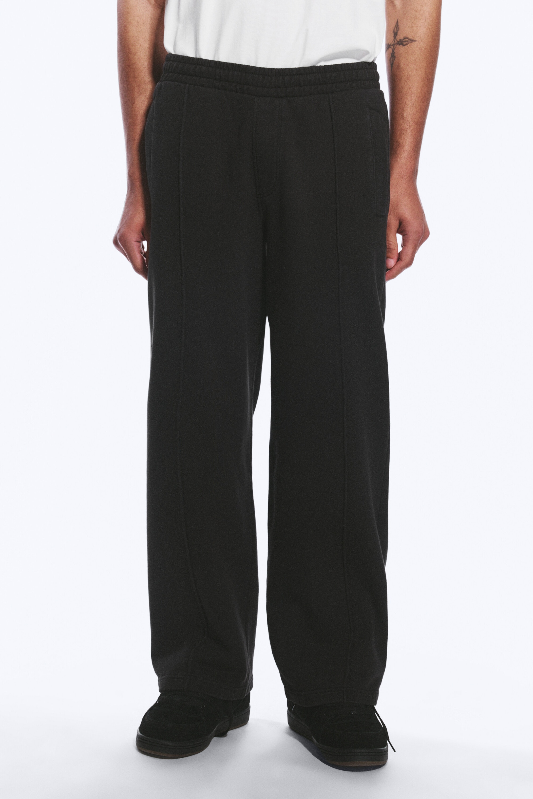 Washed Black - Loose Front Crease Sweatpants - 2