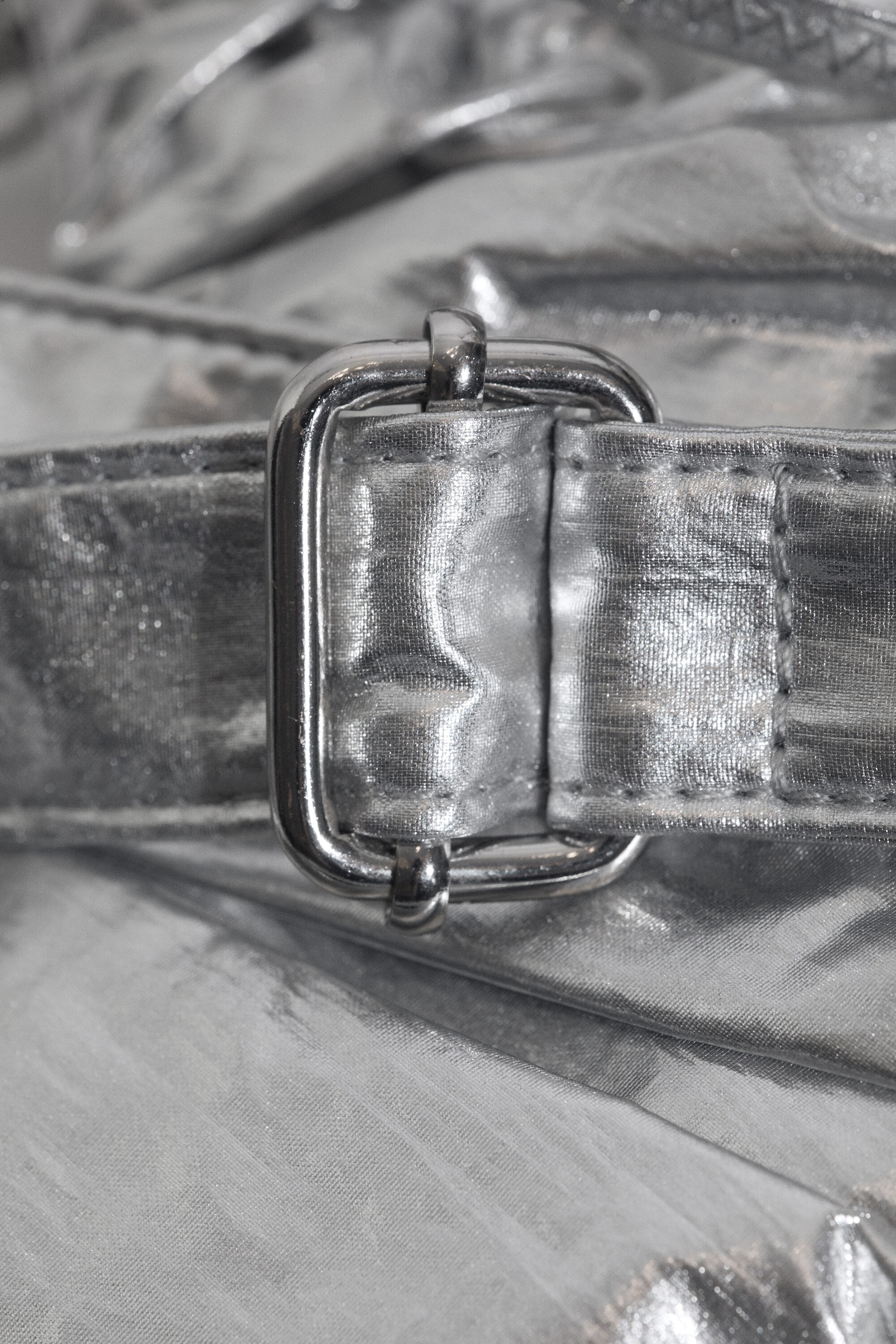 Grå Silver - Liten curved crossbody-väska - 3