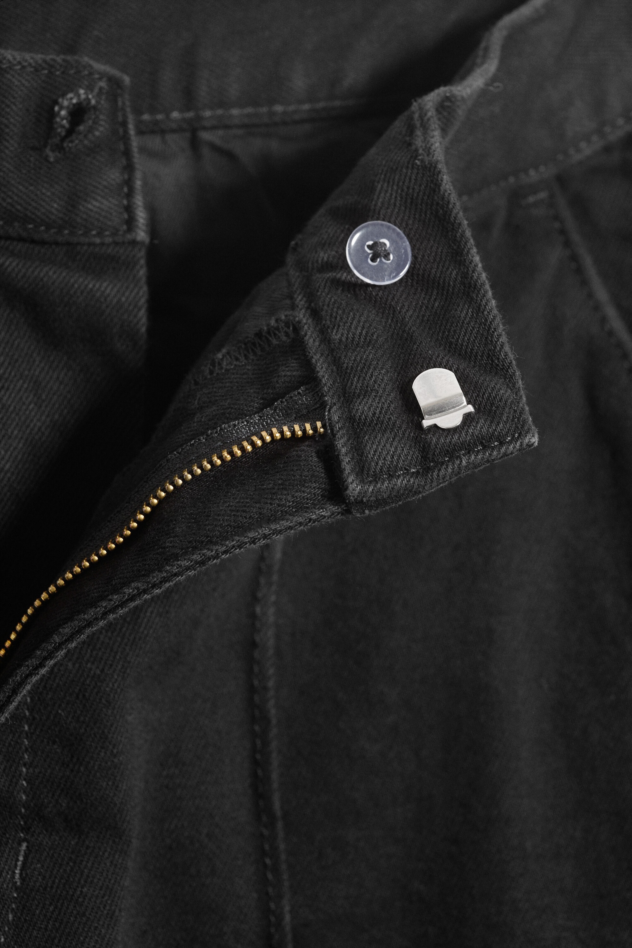 Black Rinse - Low-Rise Tailored Baggy Jeans - 5