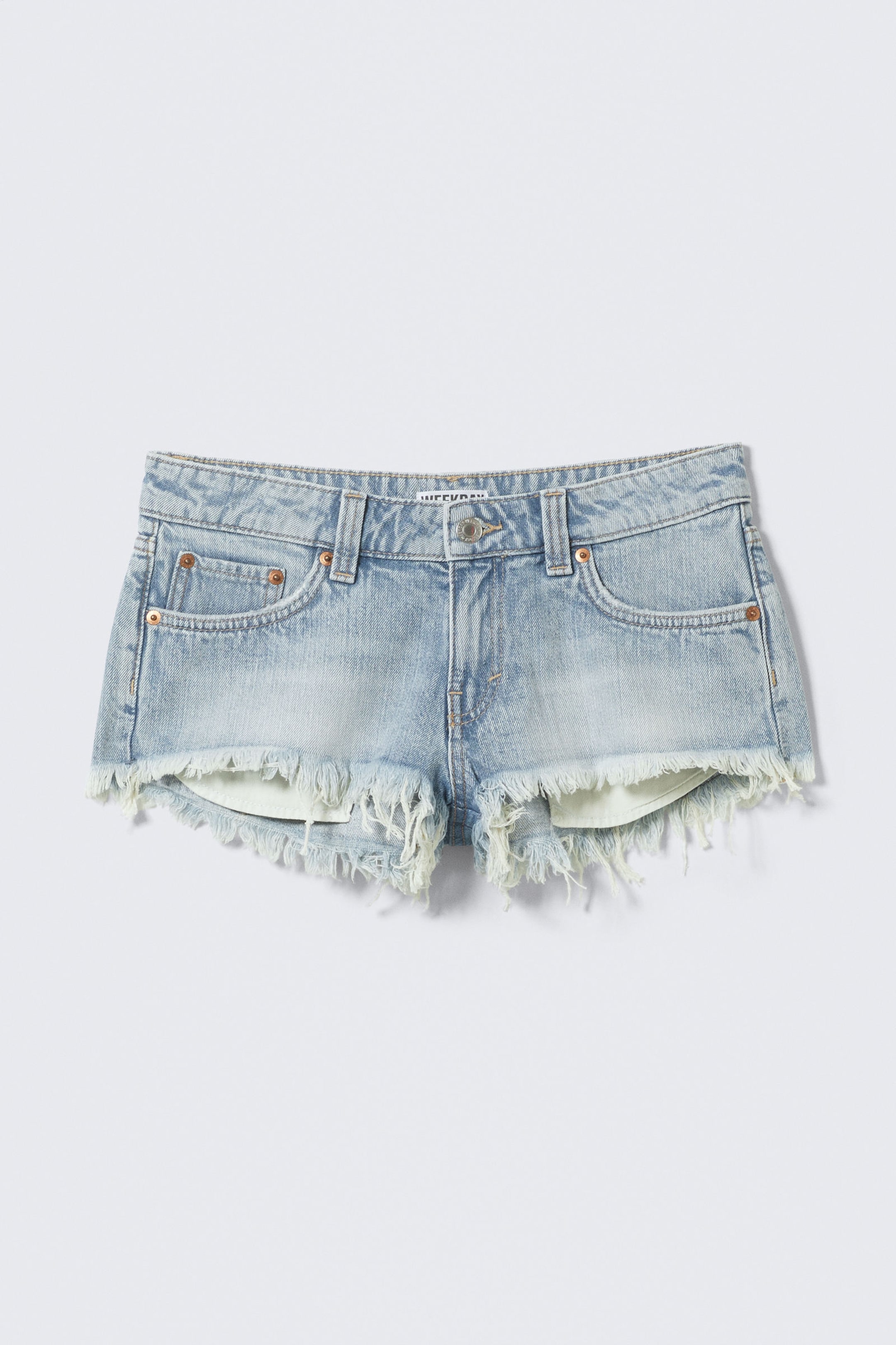 Lip Blue - Hellblau - Ausgefranste Denim-Hotpants mit niedrigem Bund - 3