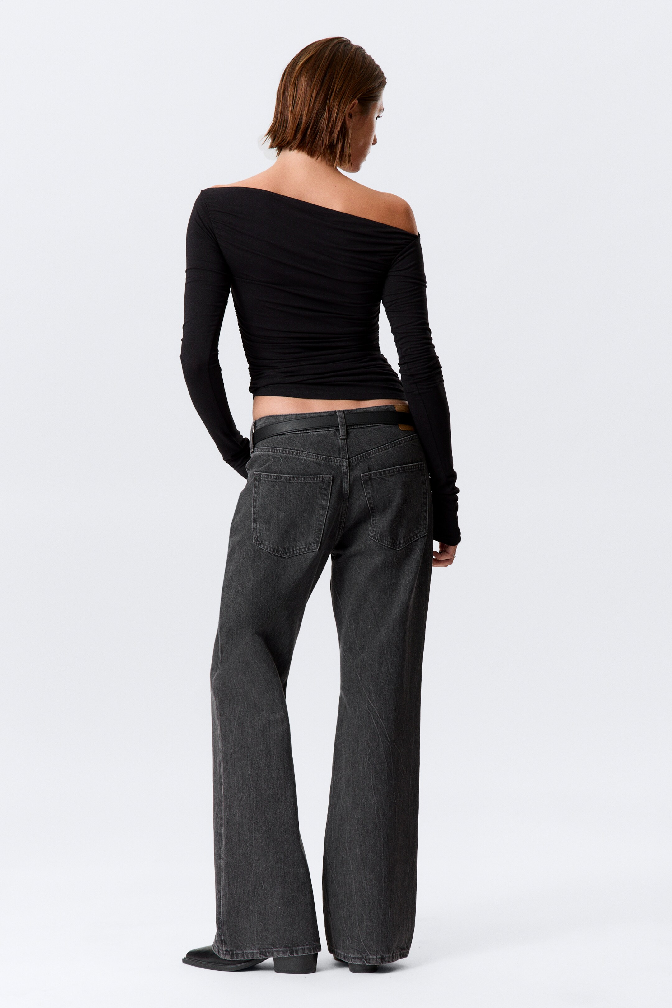 Agrandir l'image: Haut à manches longues et épaules dénudées froncé - Noir - FEMME | H&M FR 4