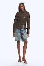 Donkerbruin - Asymmetrisch getailleerd overhemd van popeline - 2