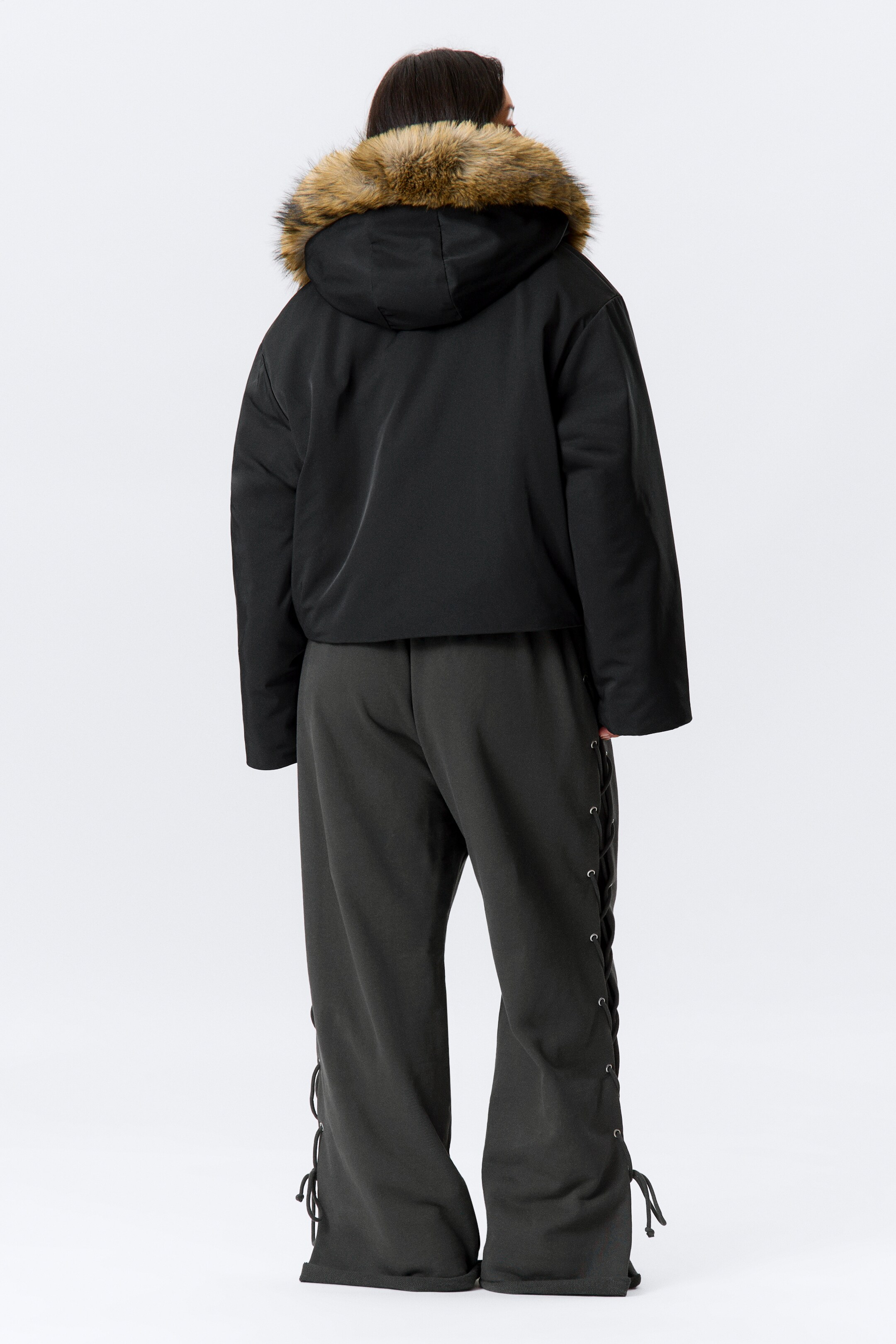 Vezi imaginea mai mare: Geacă puffer supradimensionată cu blană artificială - Negru - FEMEI | H&M RO 4