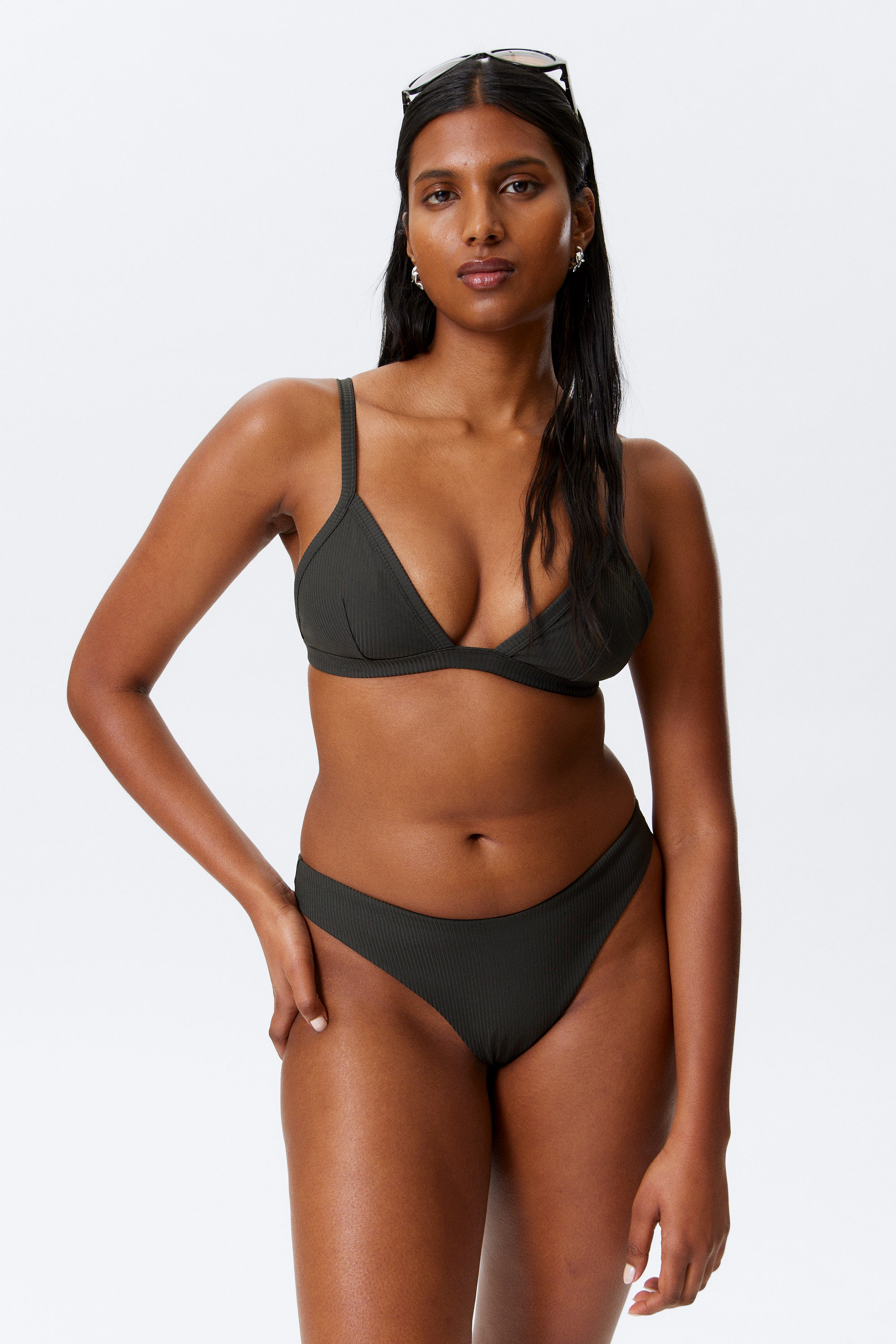 Donkergrijs - V-vormige ribbed bikinistring - 1