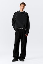 Svart - Nitar - Avslappnad stickad tröja i ullmix med nitar - 1