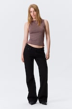 Dunkelrot & grau gestreift - Gestreiftes ärmelloses Top mit U-Boot-Ausschnitt - 1