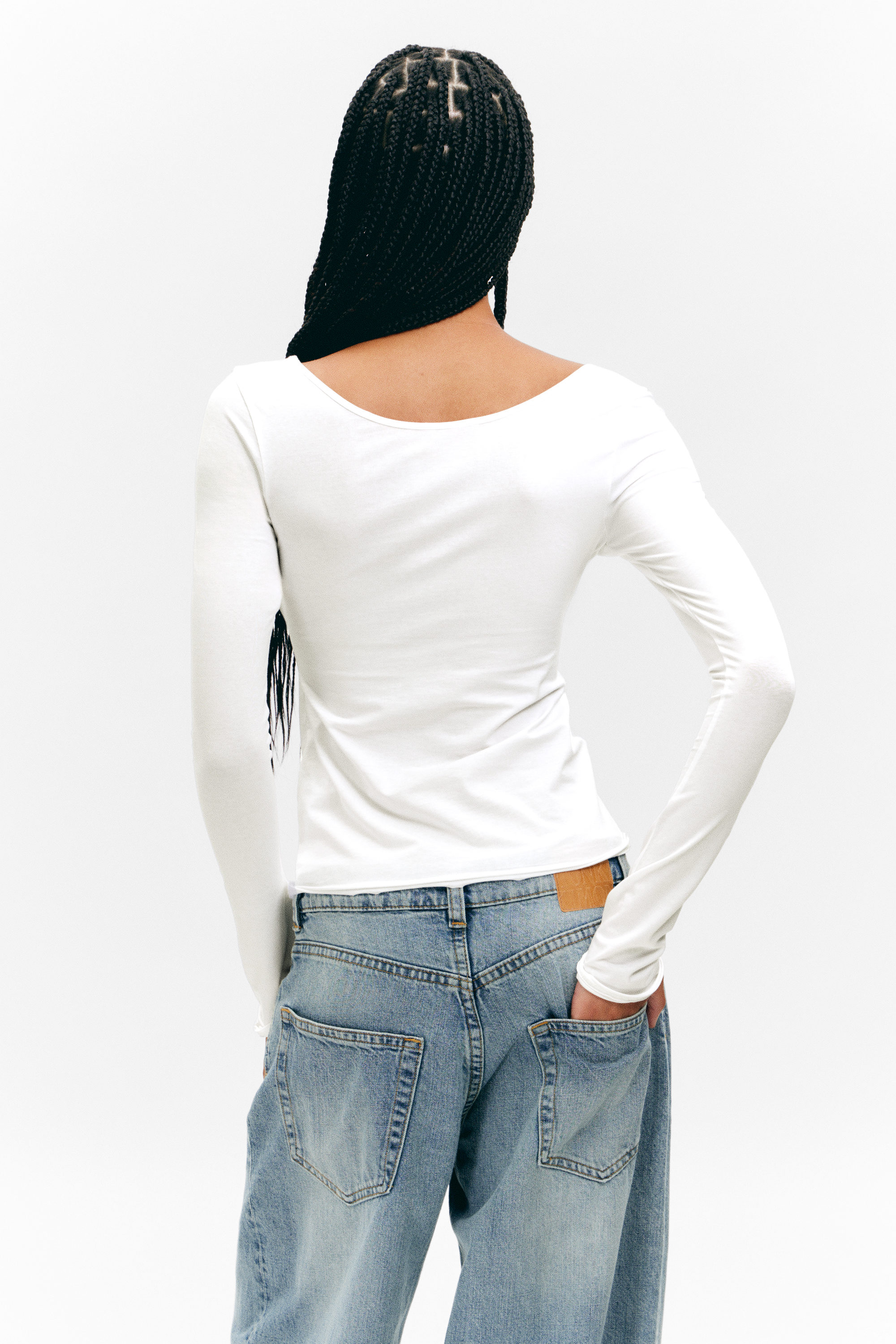 White - Long-Sleeved Slim Fit Scoop Neck Top - 2
