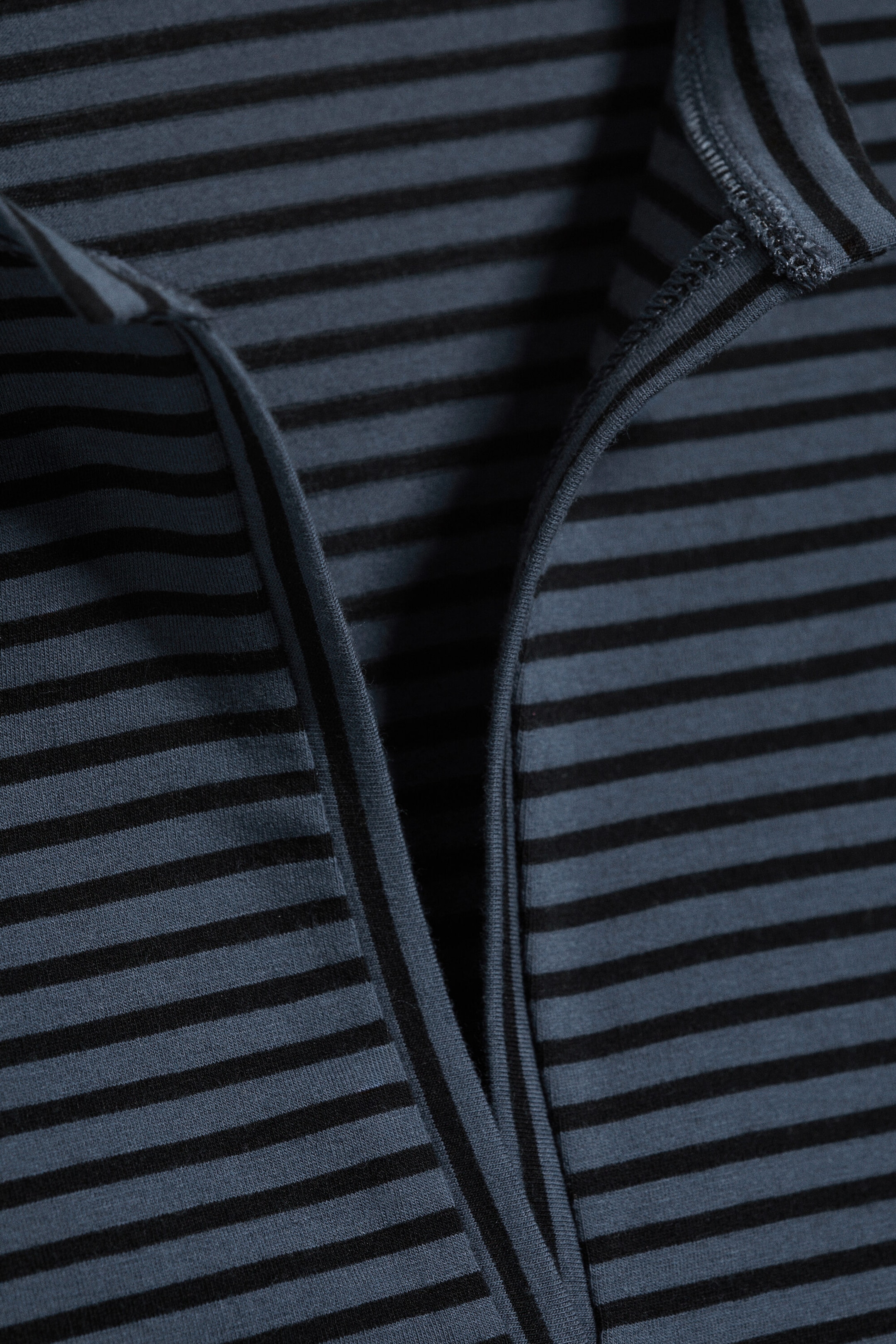 Blue & Black Stripe - Slim V-neck Sleeveless Top - 5