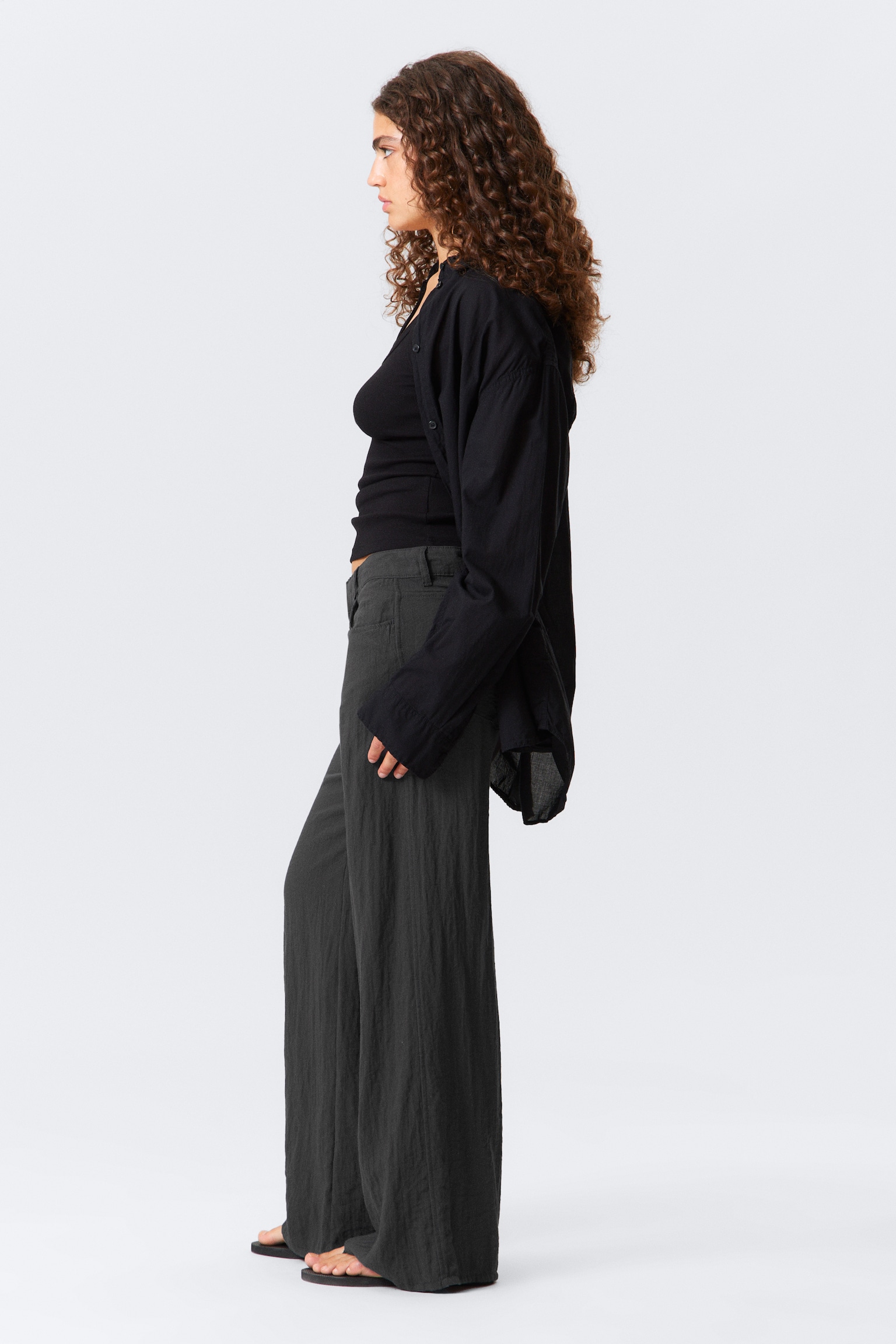 Crinkle Low Waist Loose Fit Trousers - Dark Grey/Beige/White - 6