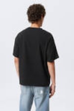 Schwarz - Kastiges T-Shirt - 2