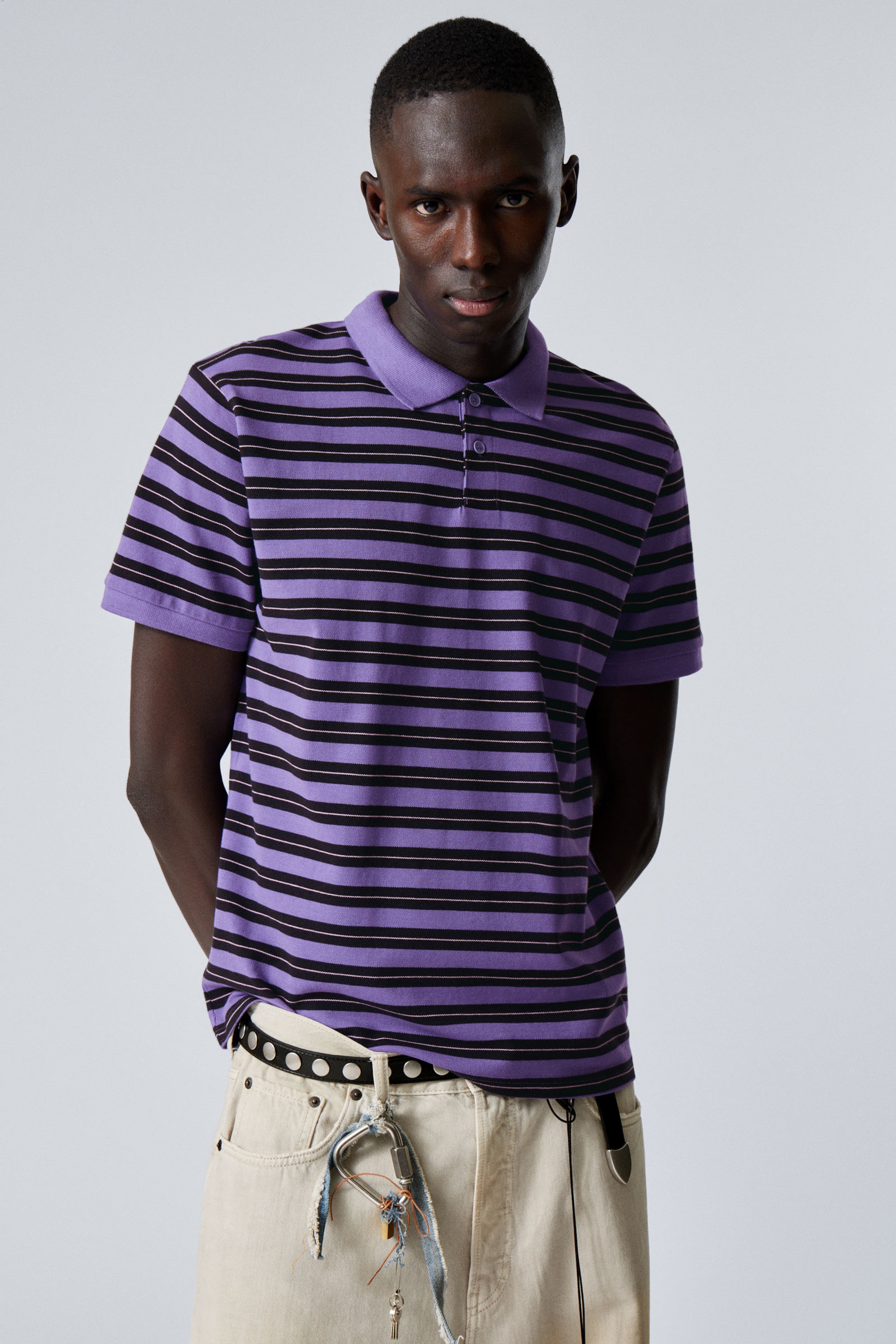 Gestreept lila - Katoenen piqué poloshirt met korte mouwen - 1