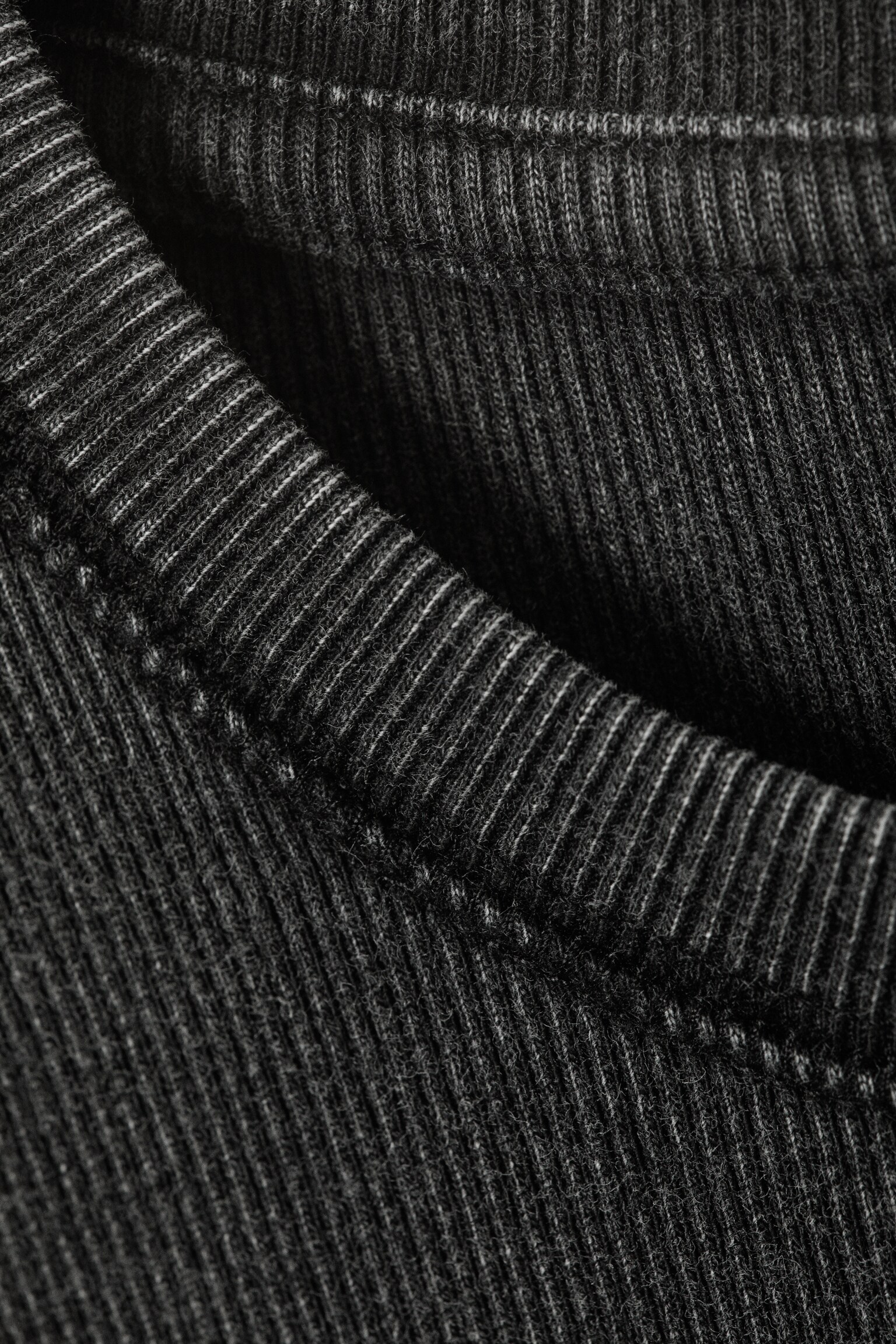 Ribbet langærmet T-shirt - Washed Black/Grå og blå drageprint/Mørkegrøn - 2